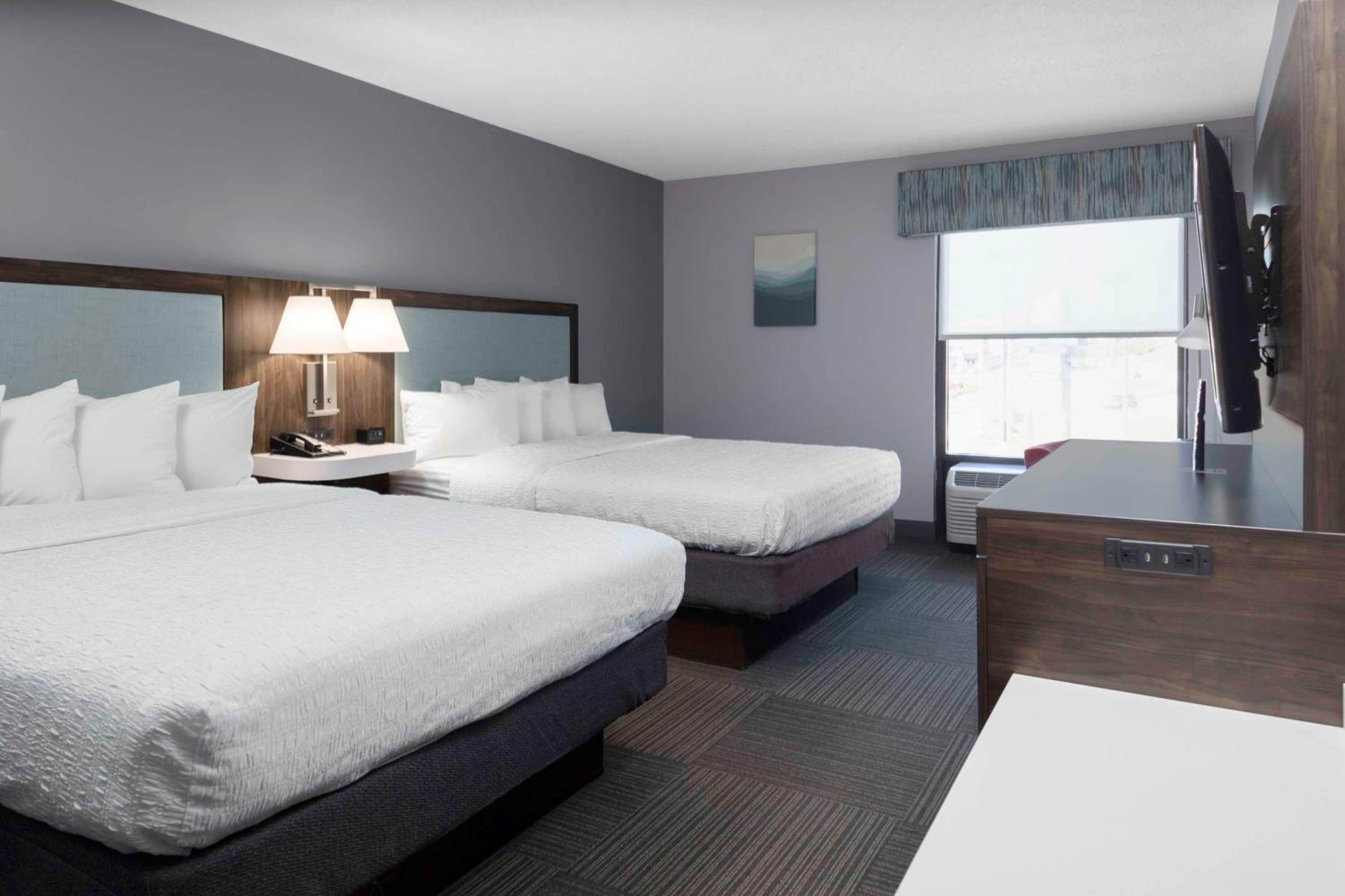 Room with Two Queen Beds - Non-Smoking - Photo 1