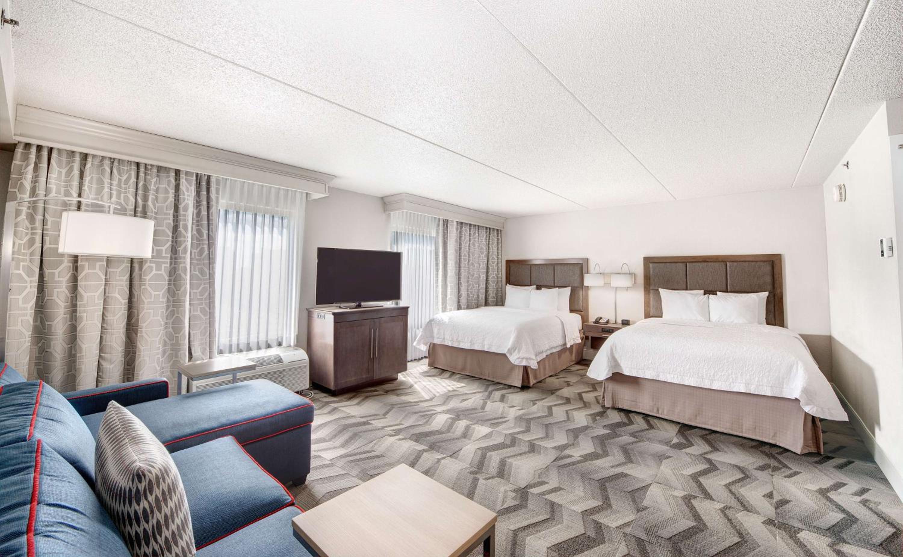 Studio Suite with Two Queen Beds - Non-Smoking - Photo 2