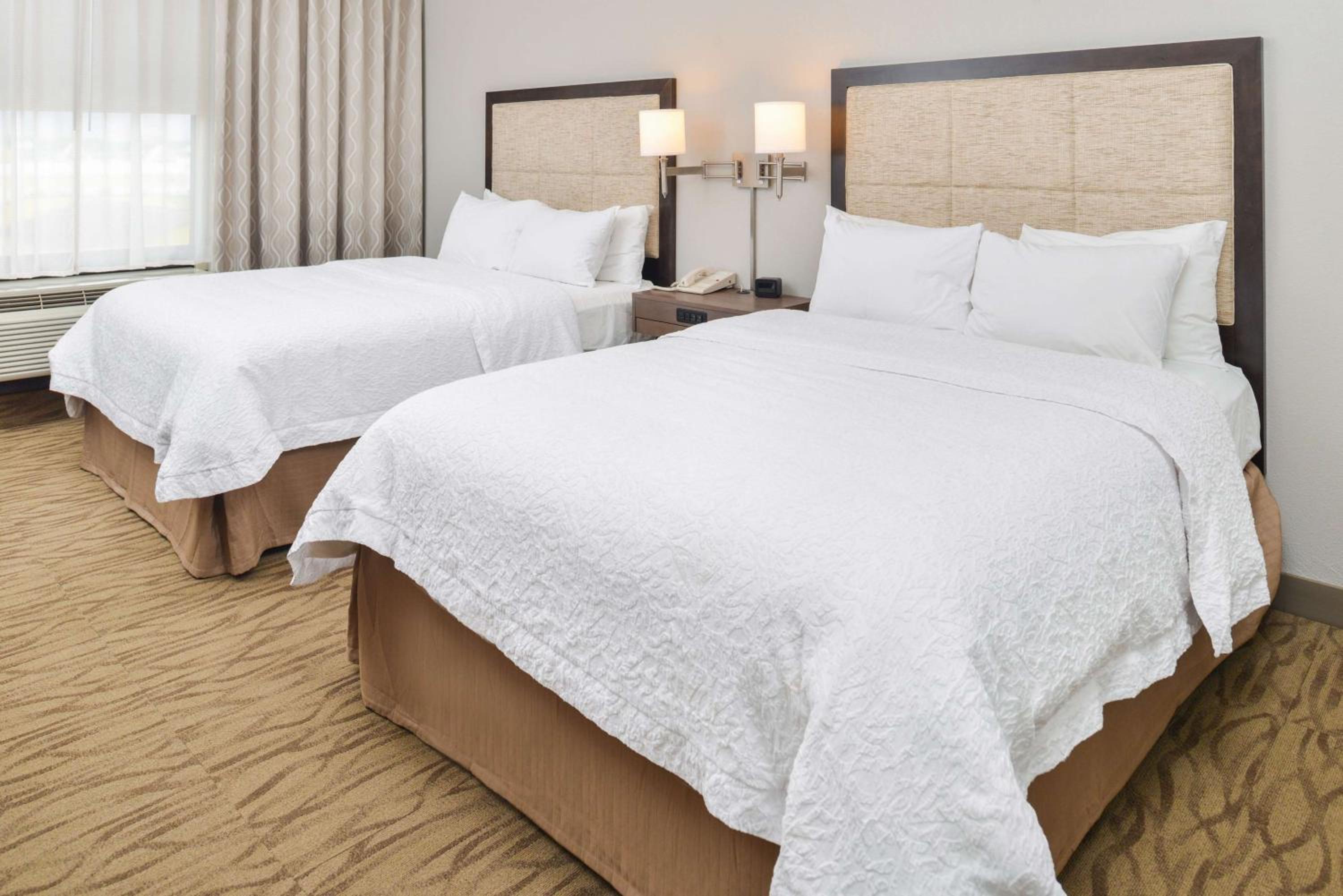Room with Two Queen Beds - Non-Smoking - Photo 1