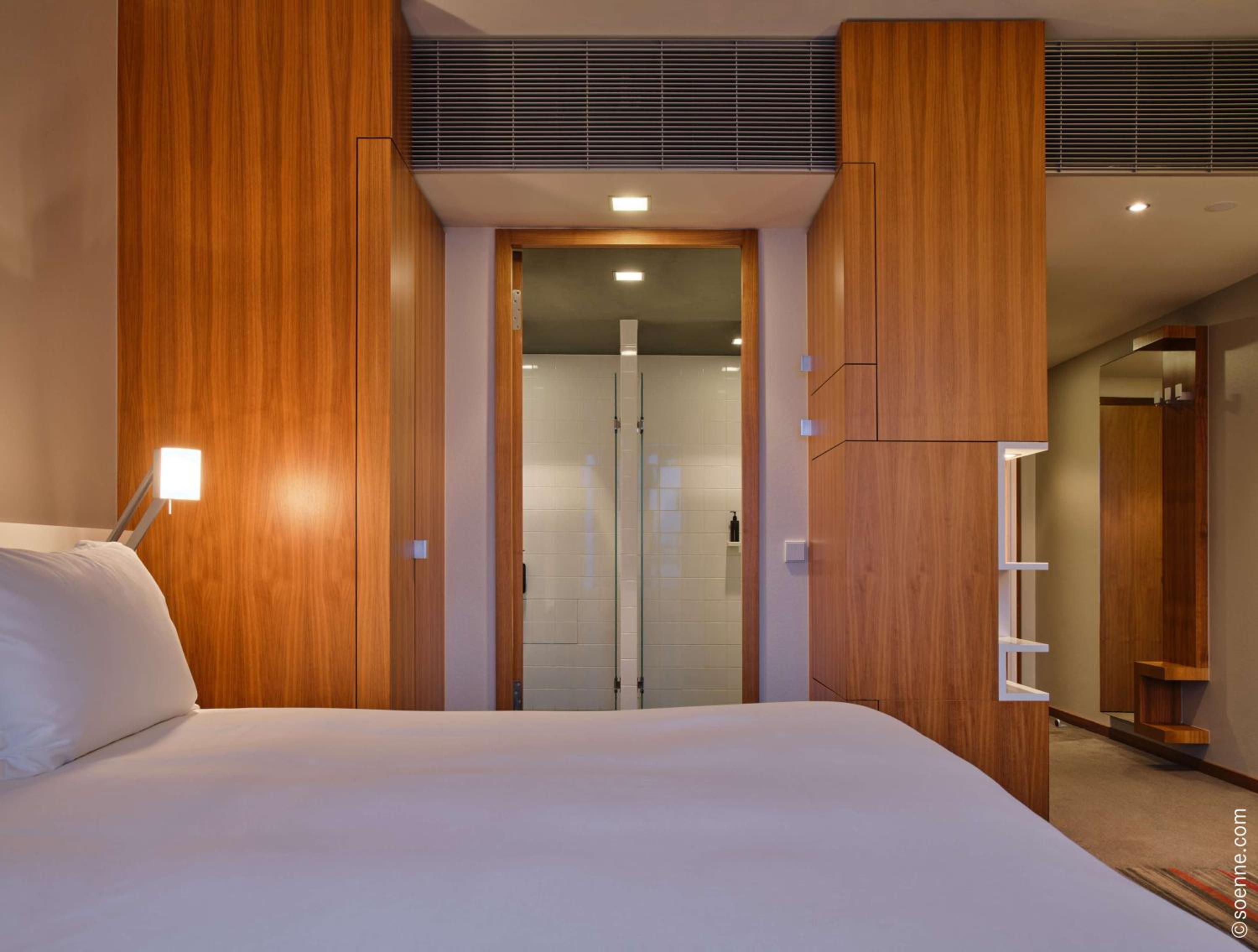 Standard Room with Kingsize Bed - Photo 5