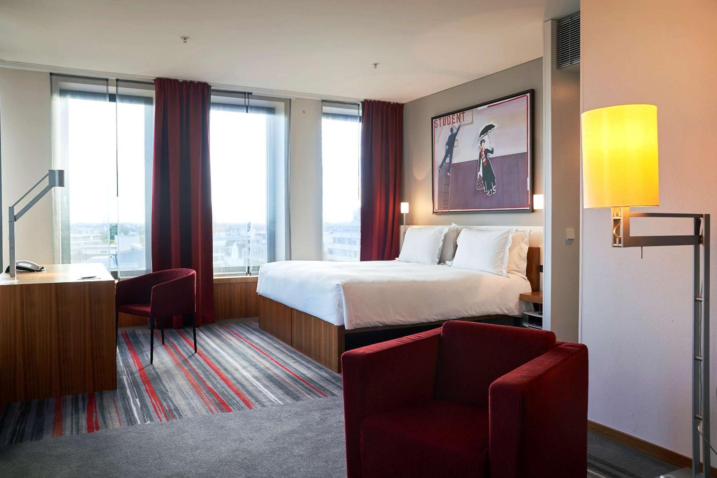 Junior Suite with Kingsize Bed - Photo 1