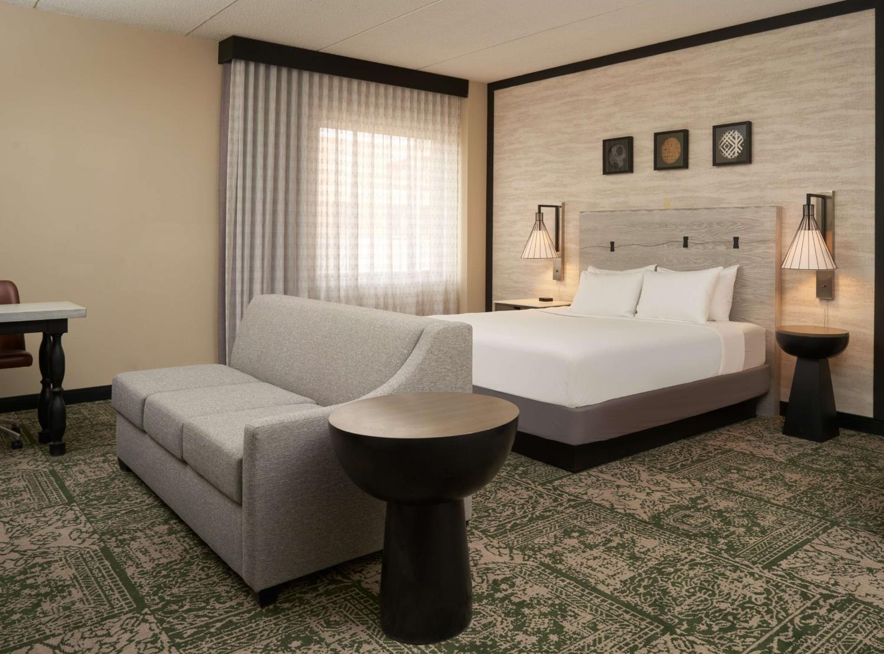 Junior King Suite with Seating Area - Photo 1