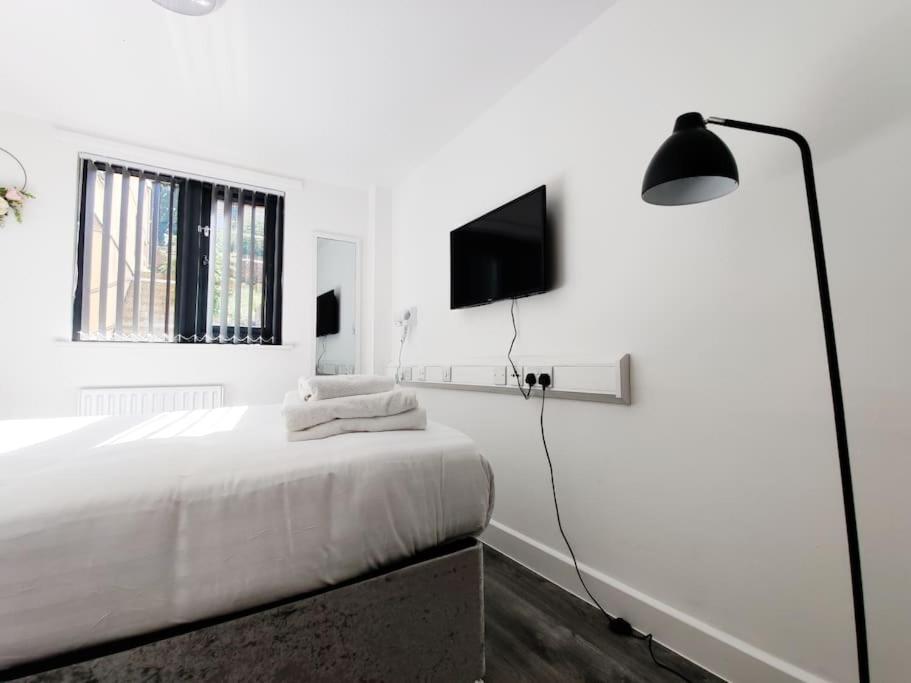 One-Bedroom Apartment photo 2