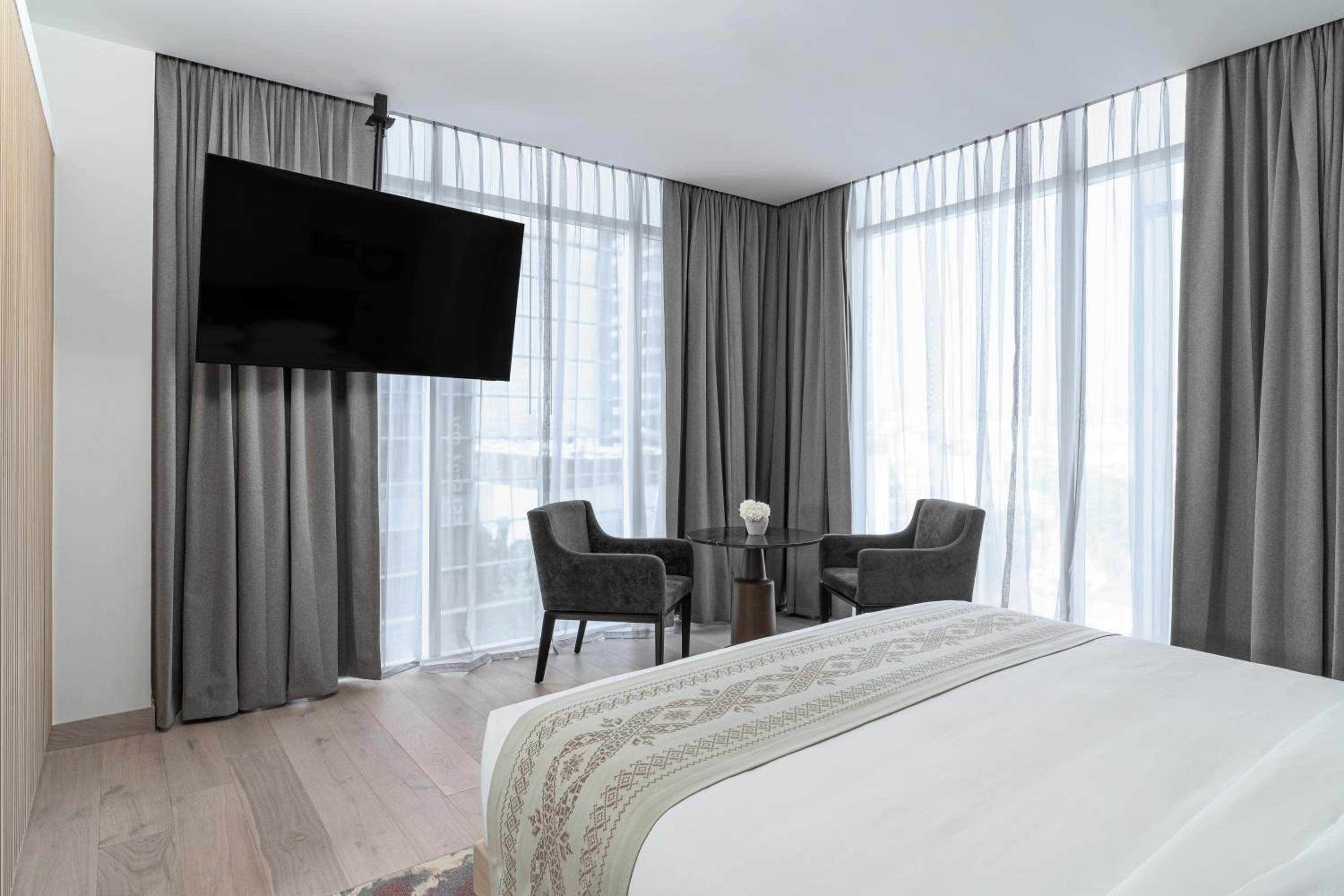 King Room with City View - Photo 8