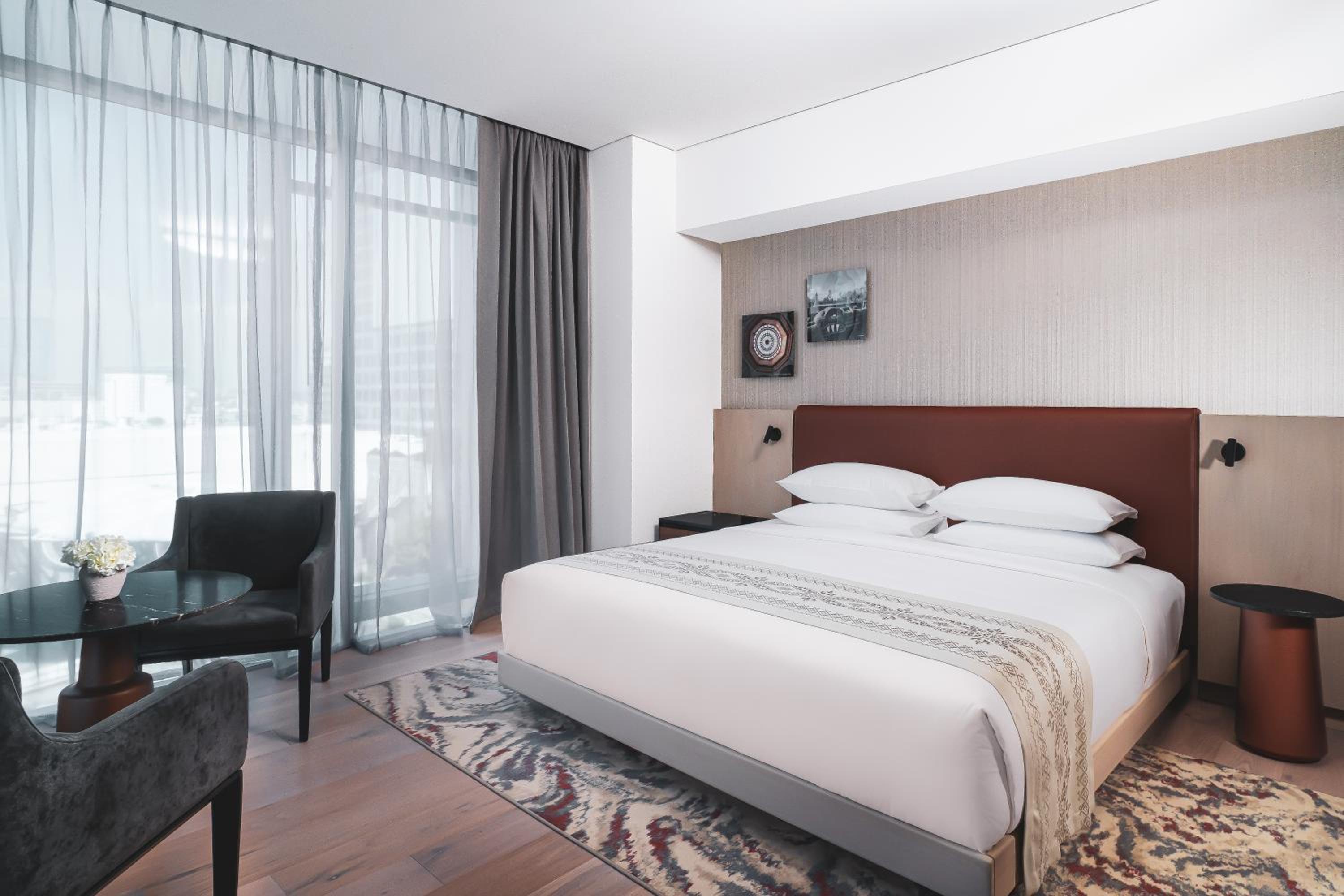 King Room with City View - Photo 10