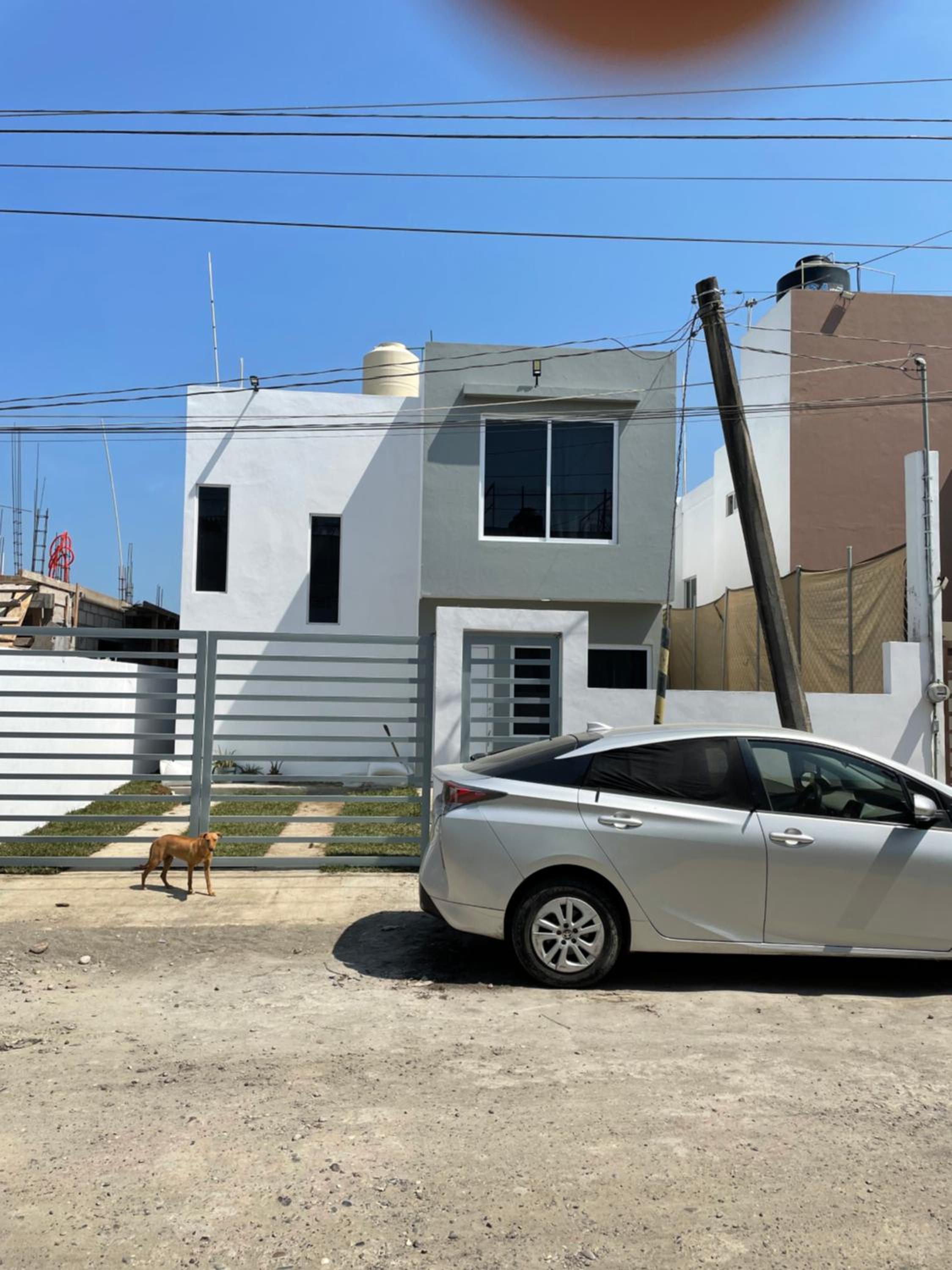 Three-Bedroom House photo 2