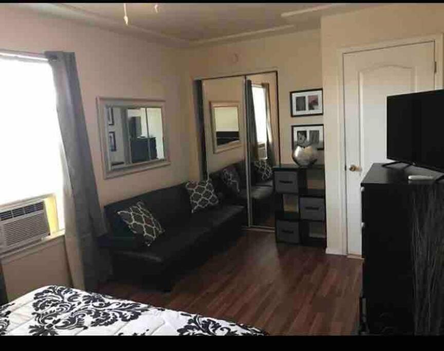 One-Bedroom House photo 2