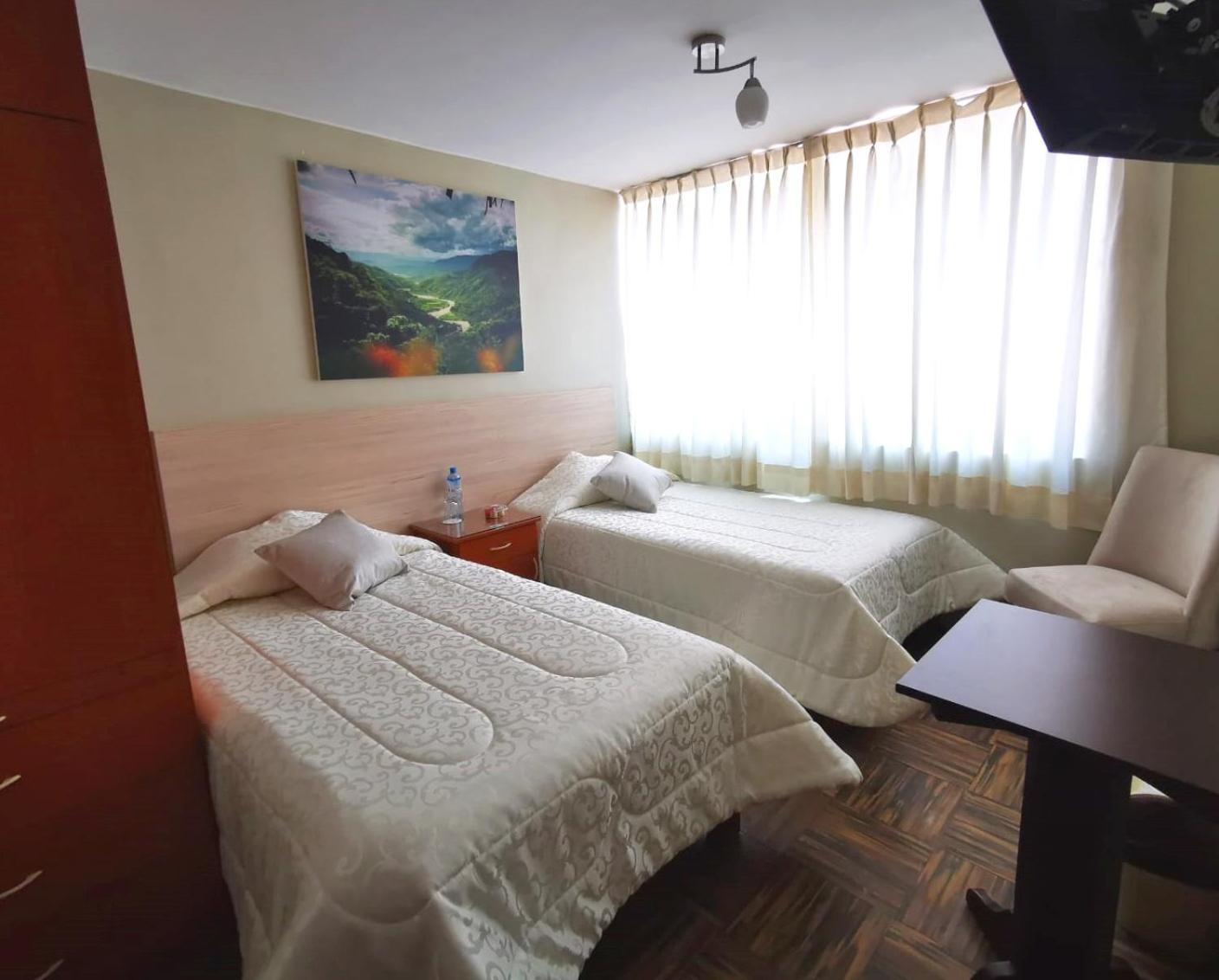 Twin Room with Private Bathroom photo 2