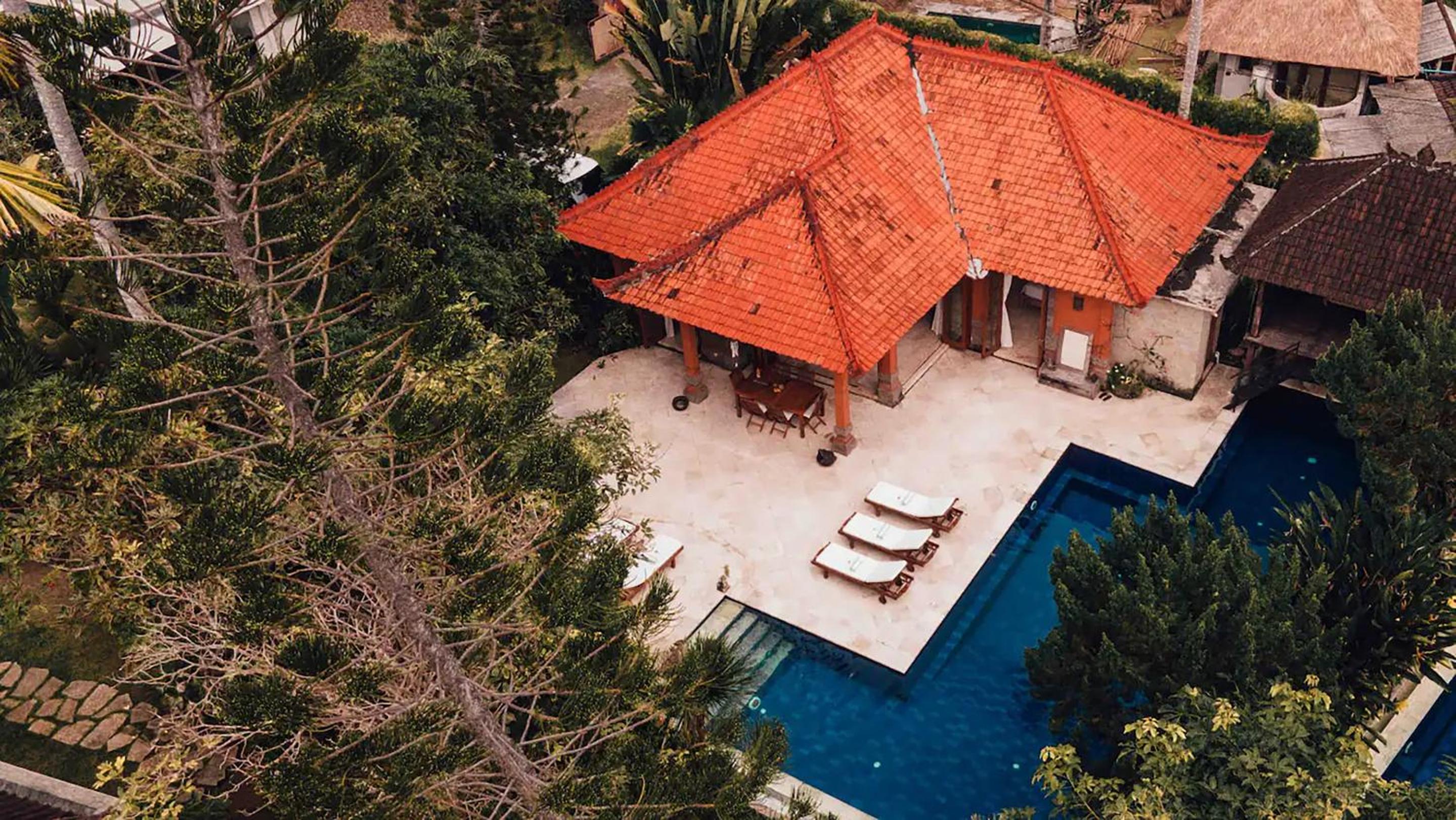 Three-Bedroom Villa photo 2