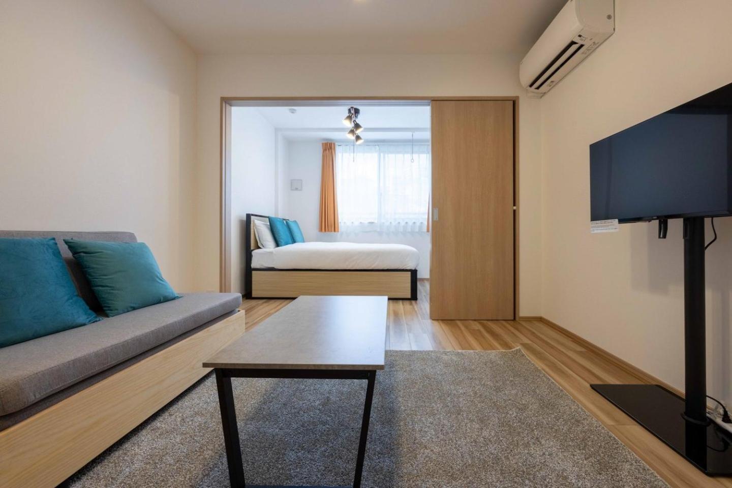 One-Bedroom Apartment photo 1