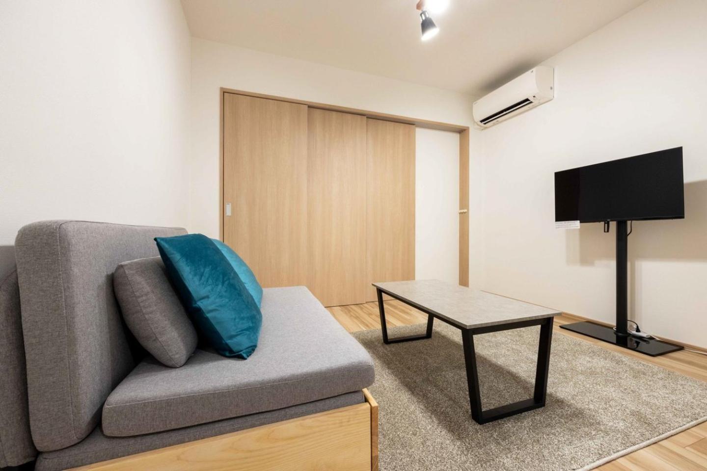 One-Bedroom Apartment photo 3