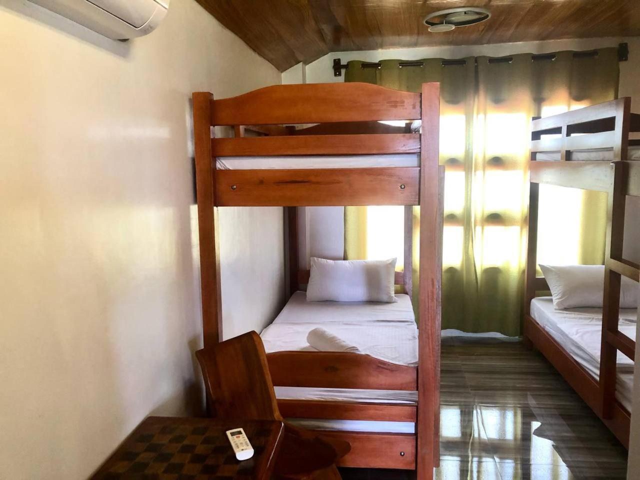 Quadruple Room - Photo 1