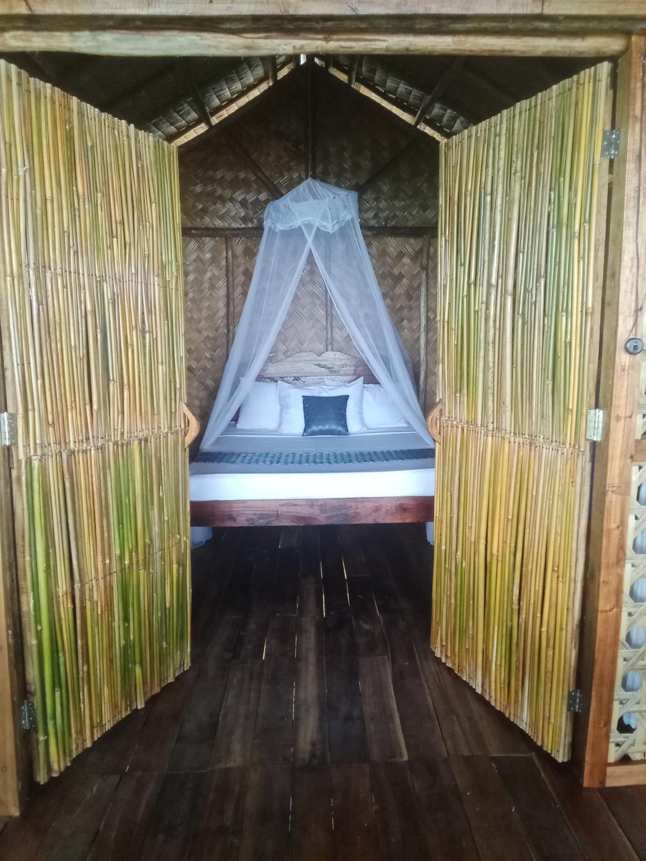 Bungalow - Beach Front - Photo 6
