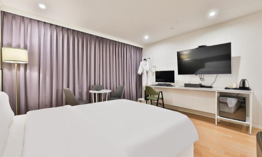 Standard Double Room - Photo 4