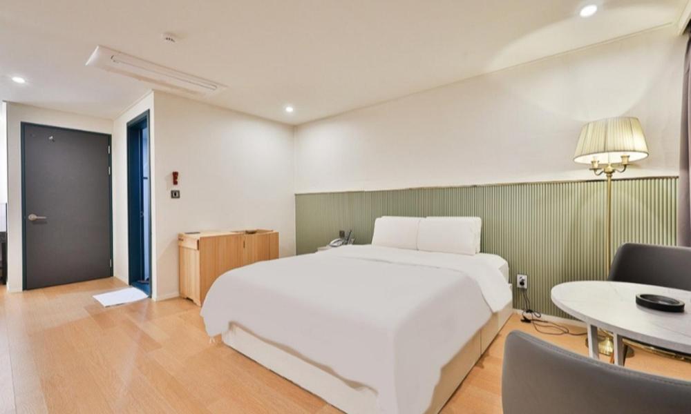 Standard Double Room - Photo 6