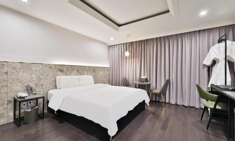 Deluxe Double Room - Photo 1
