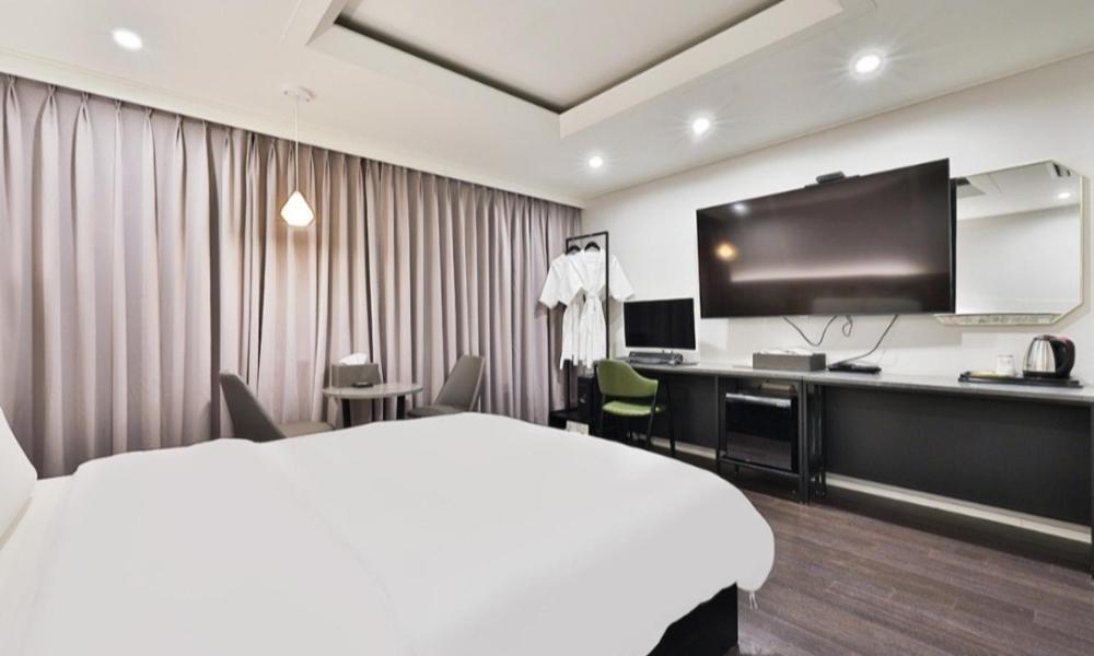 Deluxe Double Room - Photo 7