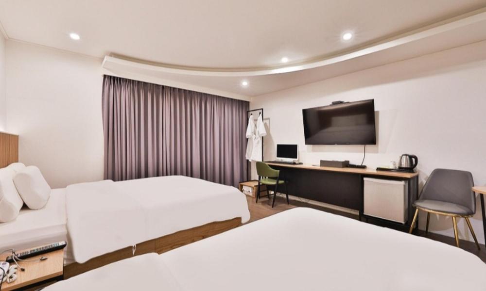 Deluxe Twin Room - Photo 4