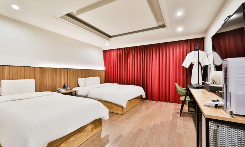 Superior Twin Room