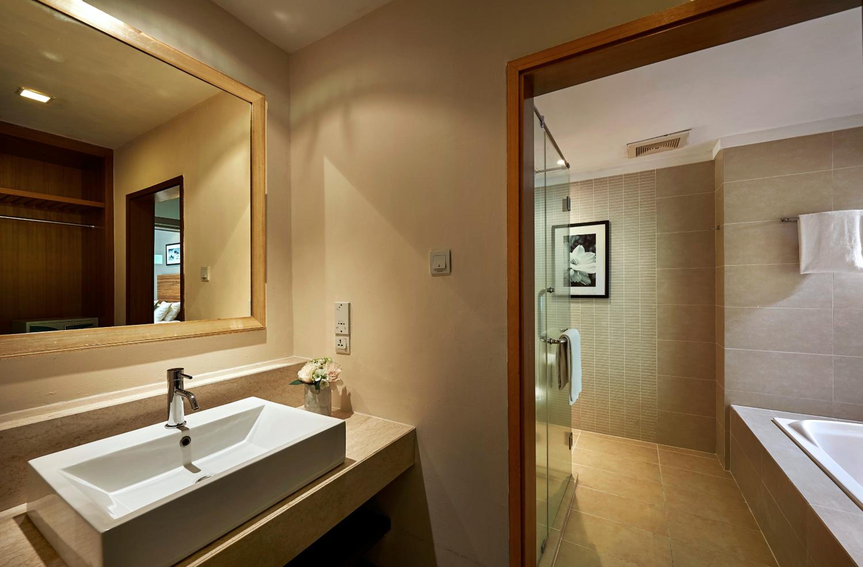 Two Bedroom Hillview Deluxe - Photo 9