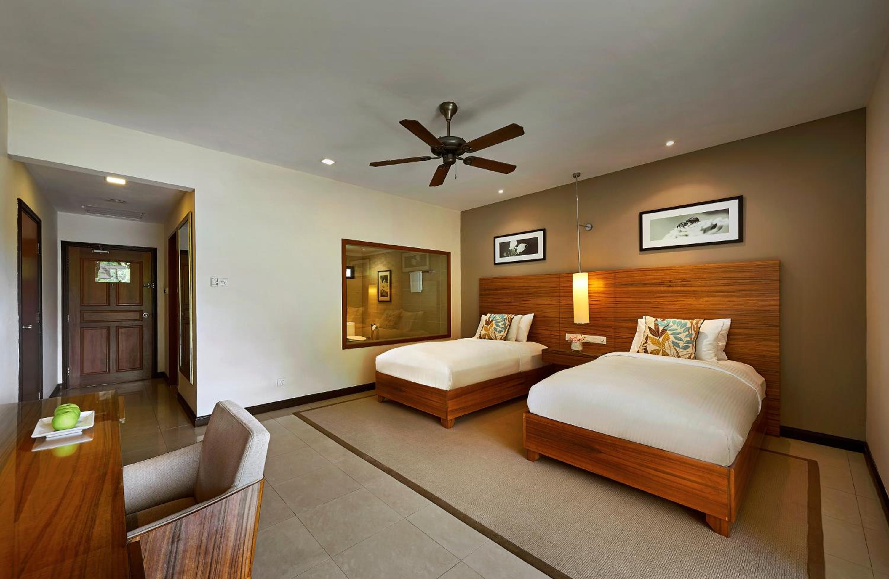 Two Bedroom Hillview Deluxe - Photo 8