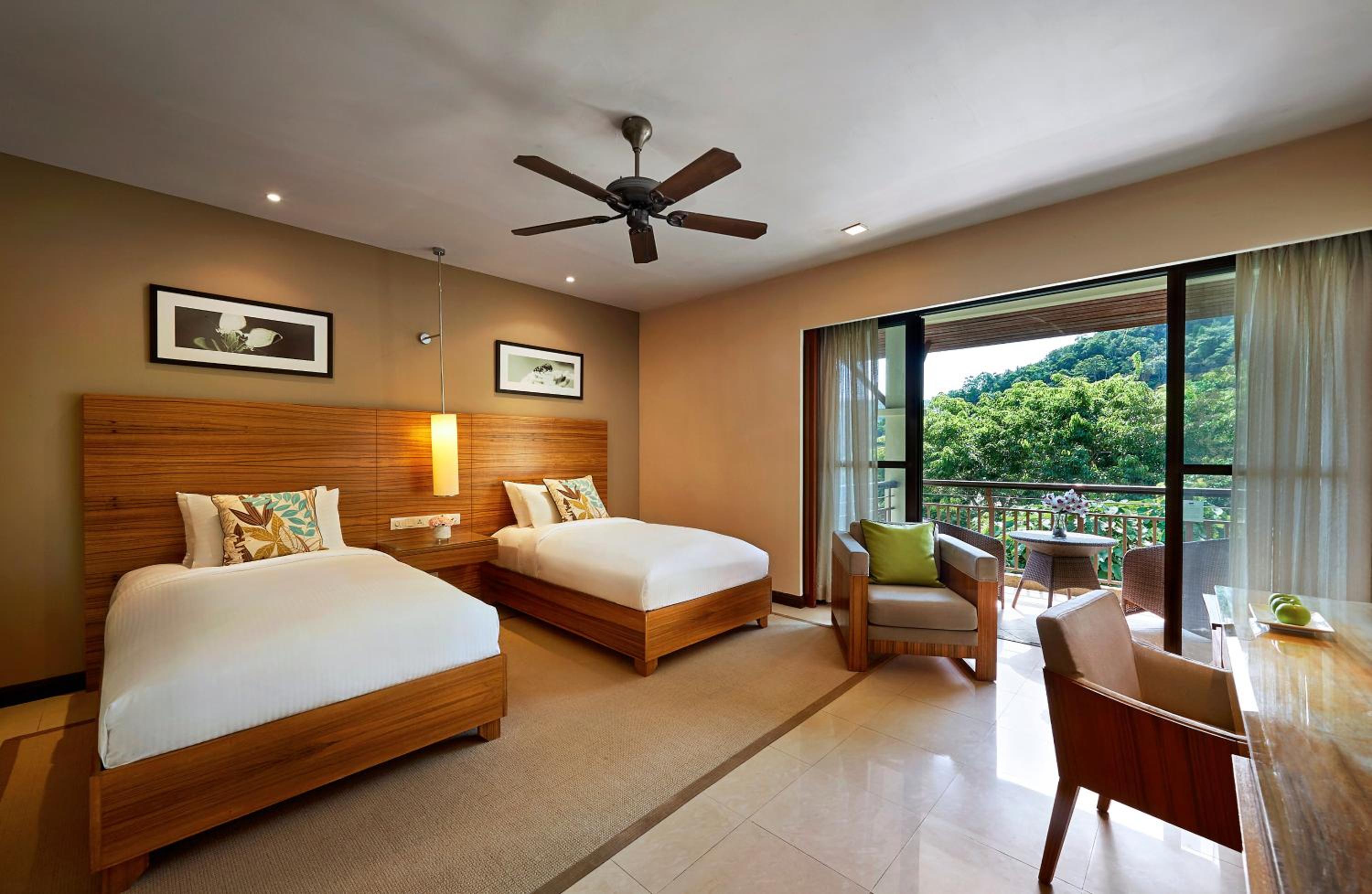 Two Bedroom Hillview Deluxe - Photo 7