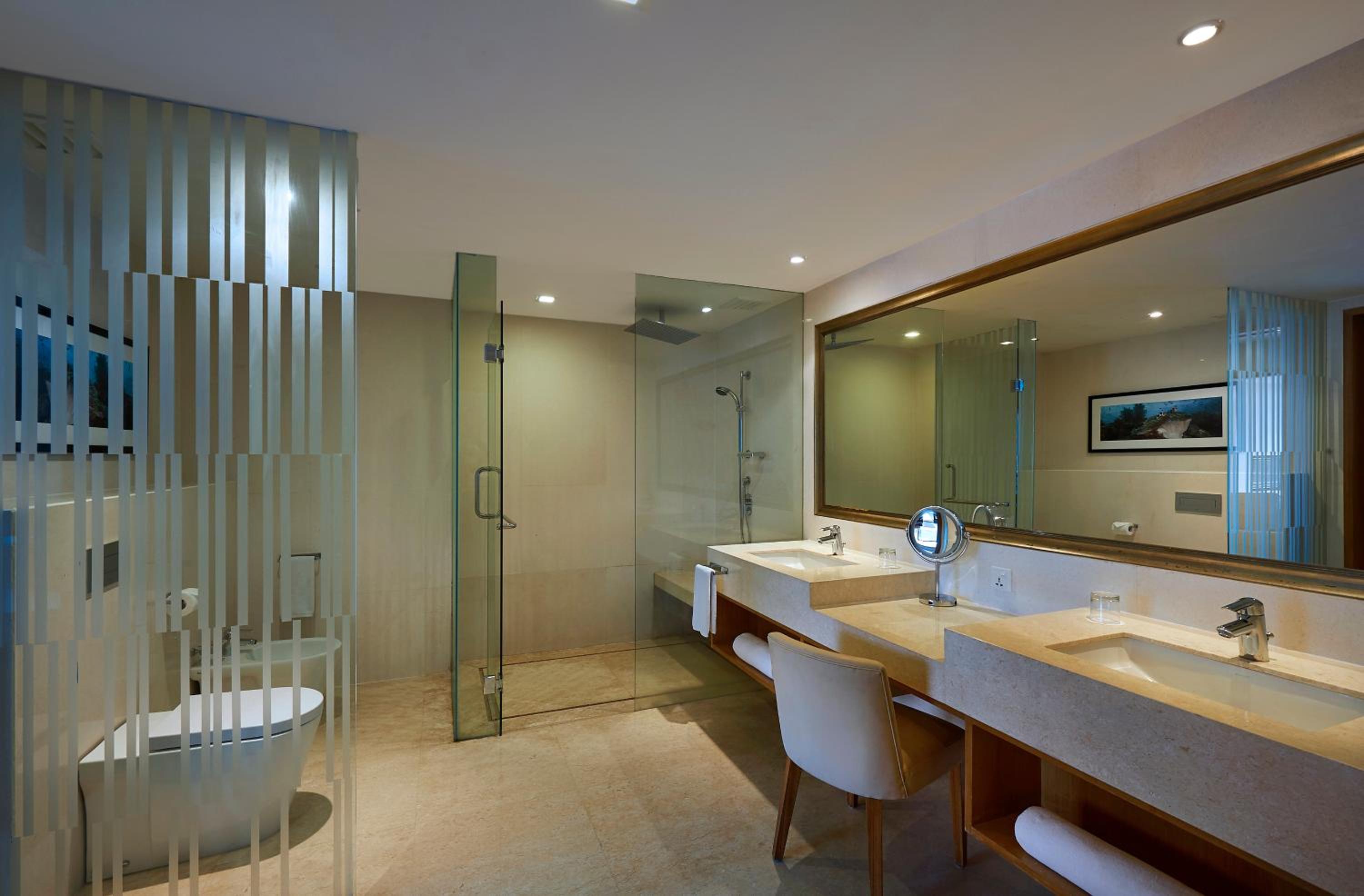 Two Bedroom Bayview Suite - Photo 6