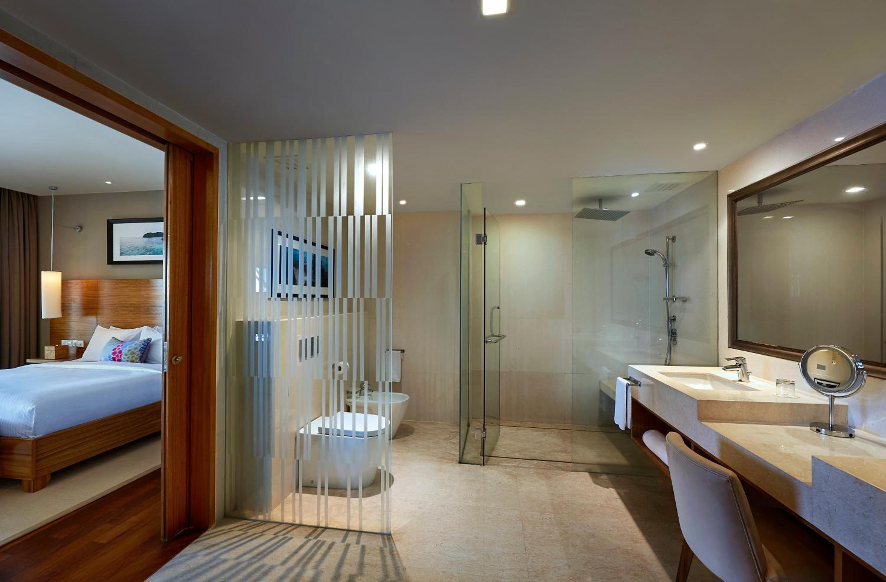 Two Bedroom Bayview Suite - Photo 7