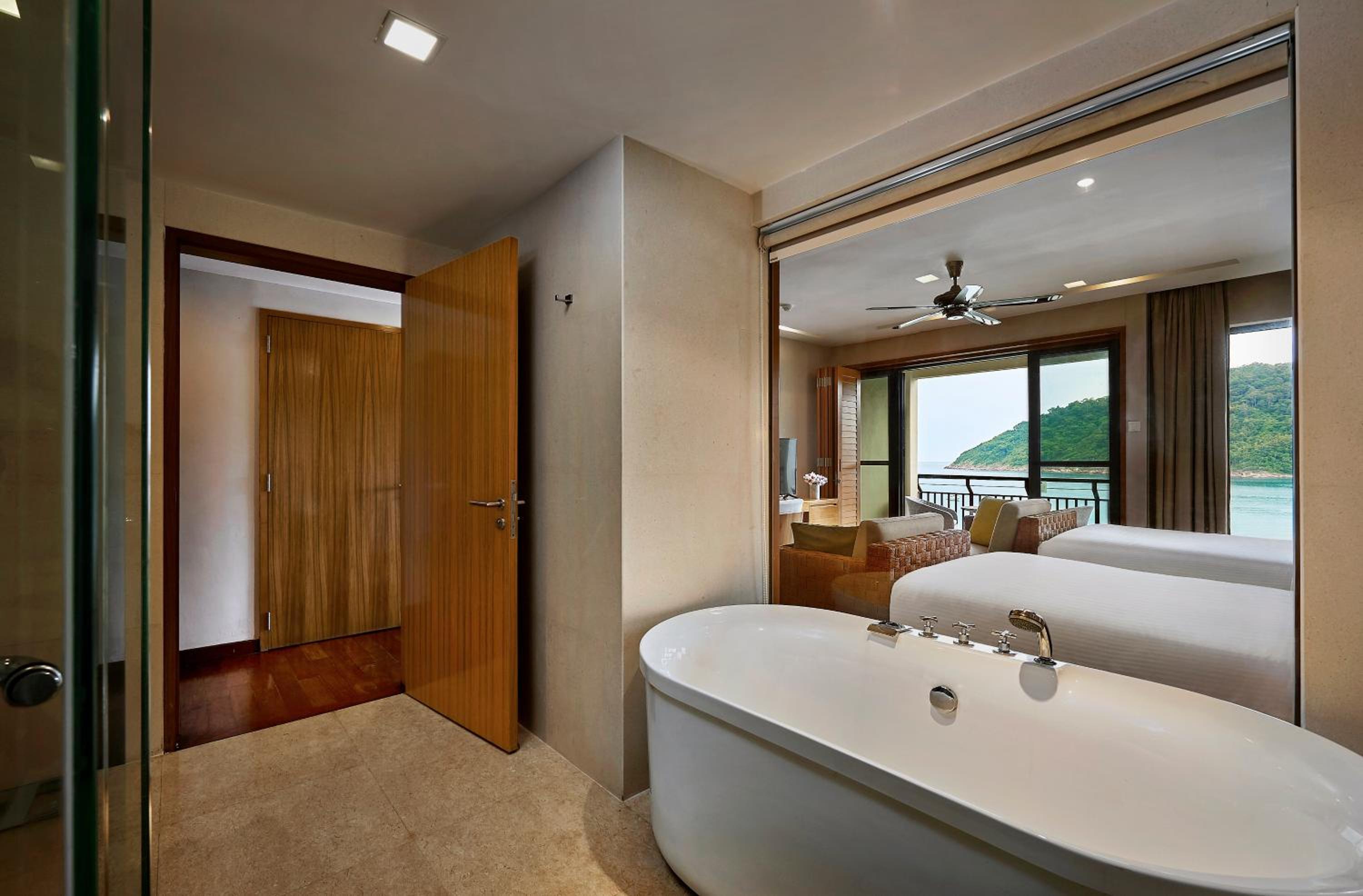 Two Bedroom Bayview Suite - Photo 11