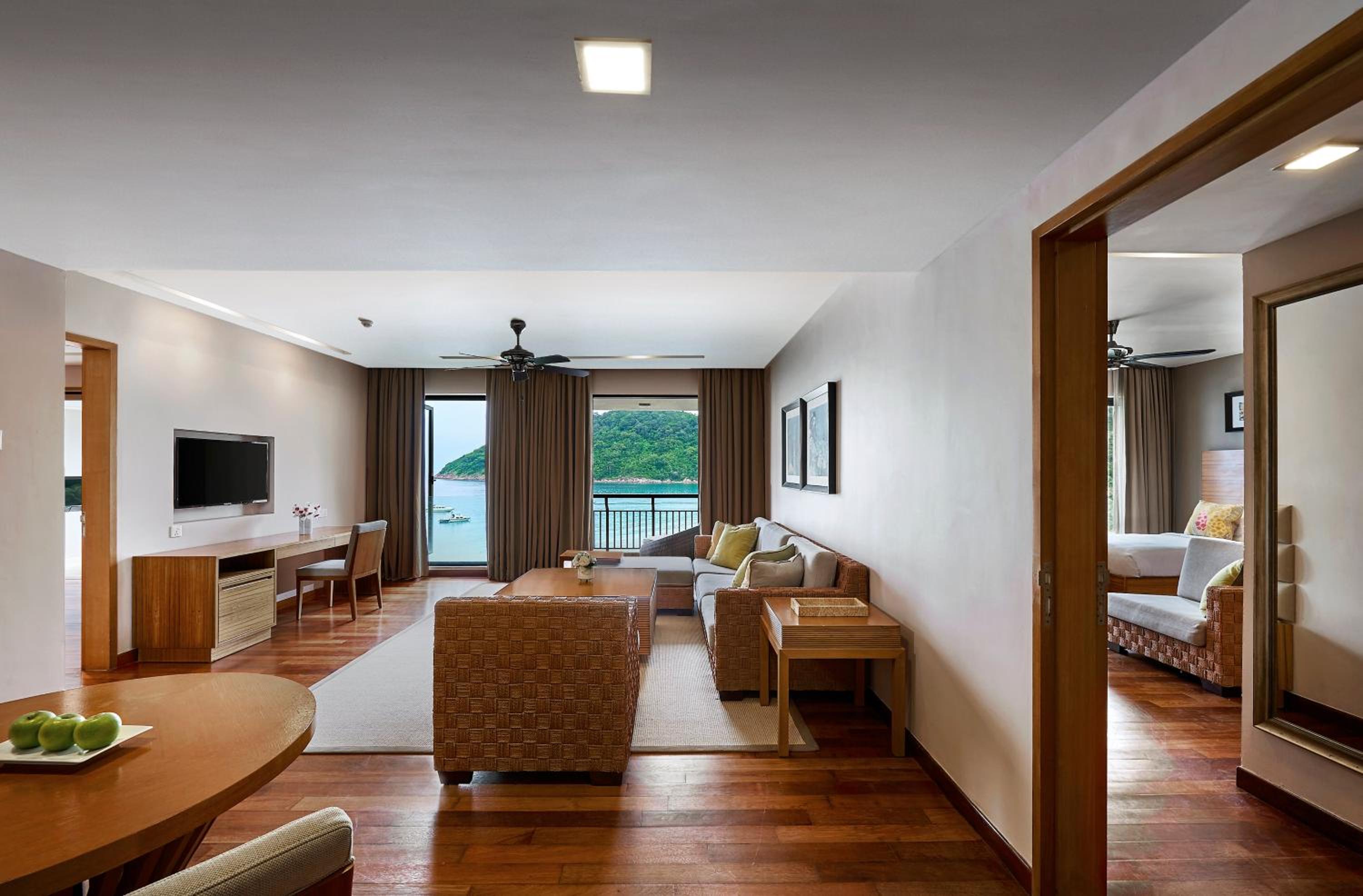 Two Bedroom Bayview Suite - Photo 17