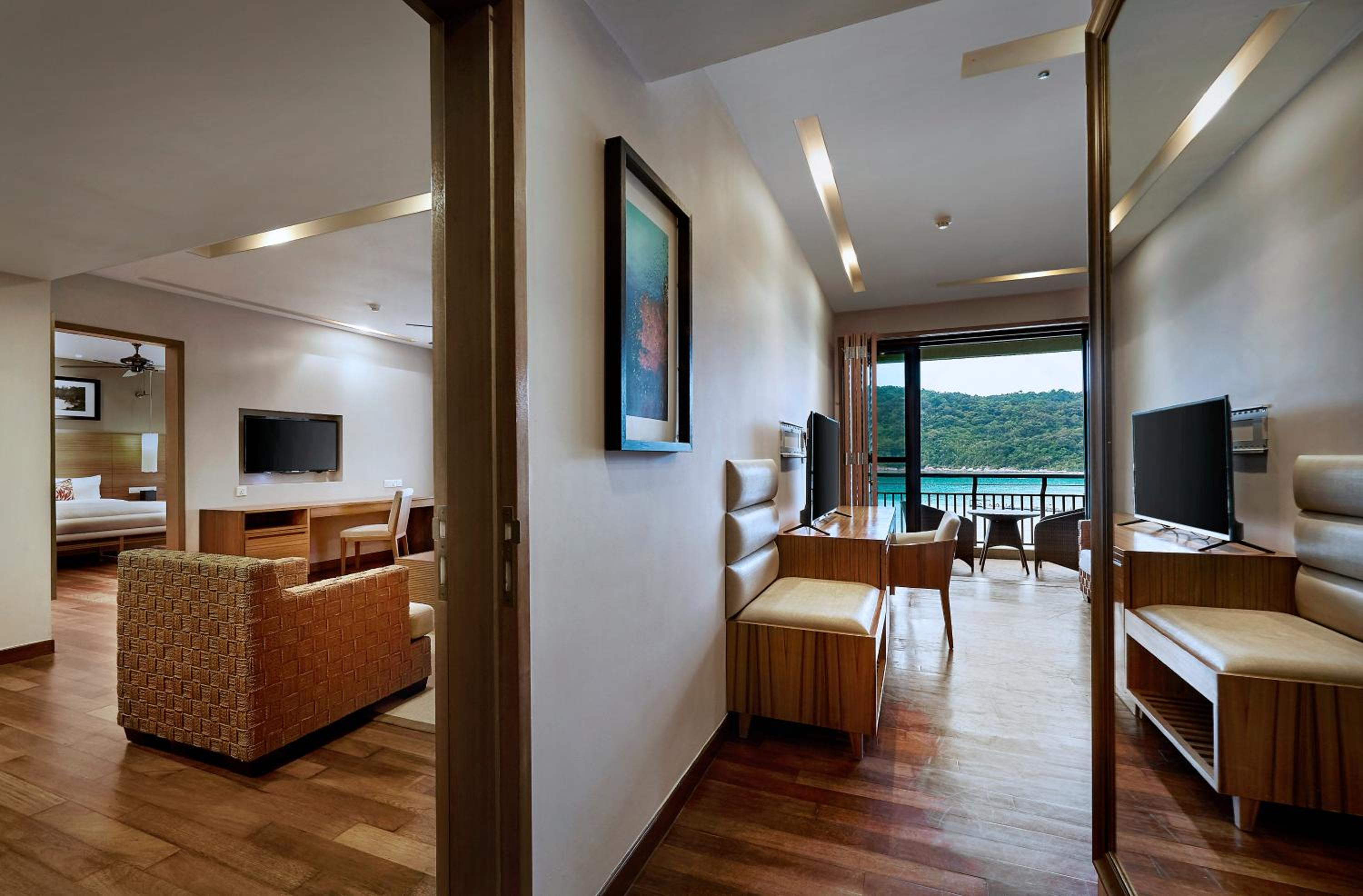Two Bedroom Bayview Suite - Photo 15