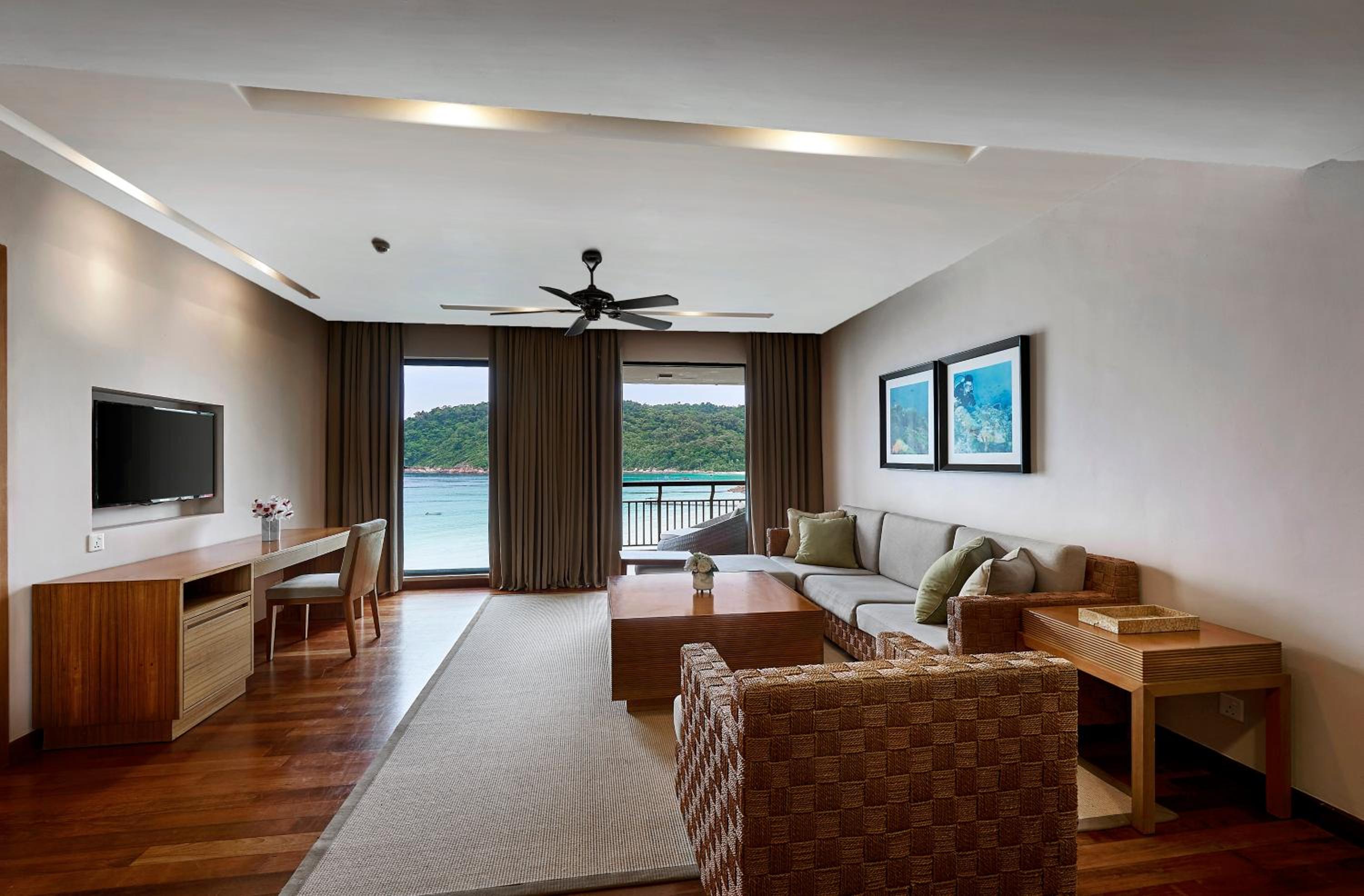Two Bedroom Bayview Suite - Photo 12