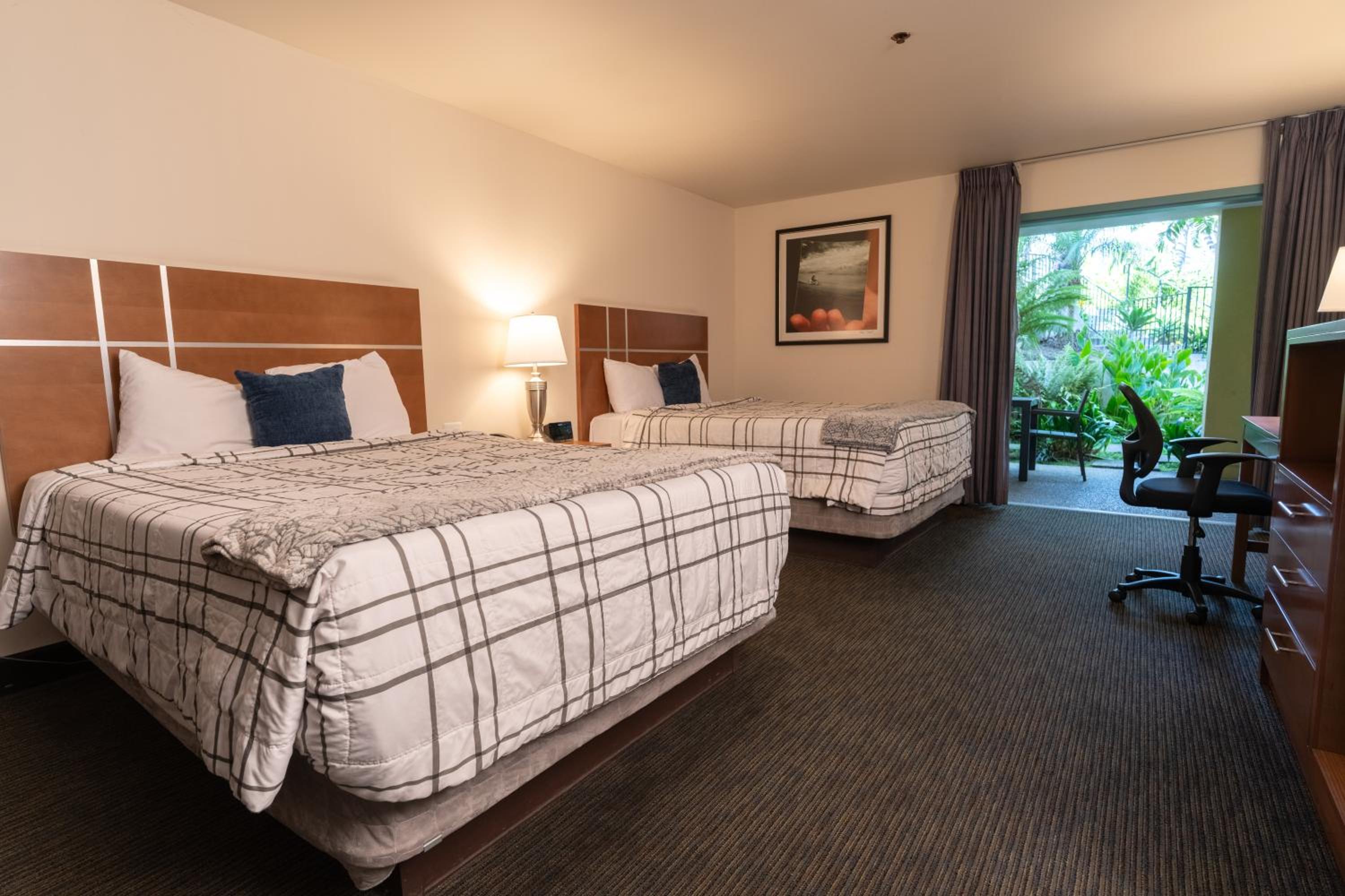 Deluxe Queen Room