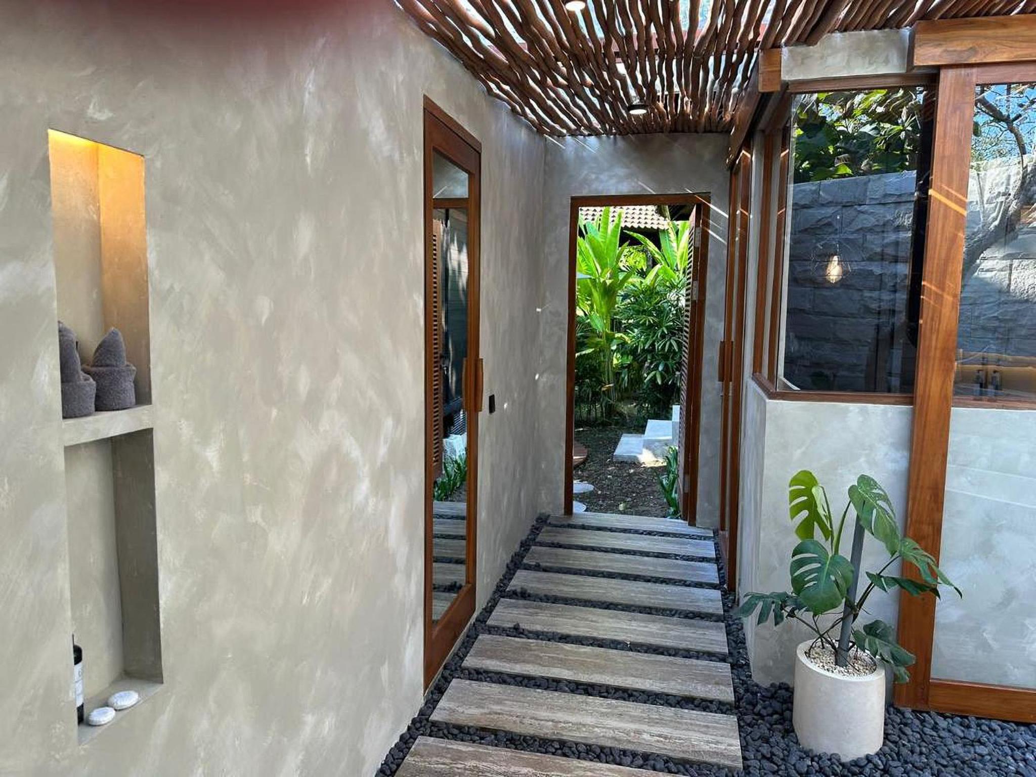 Suite - Photo 15