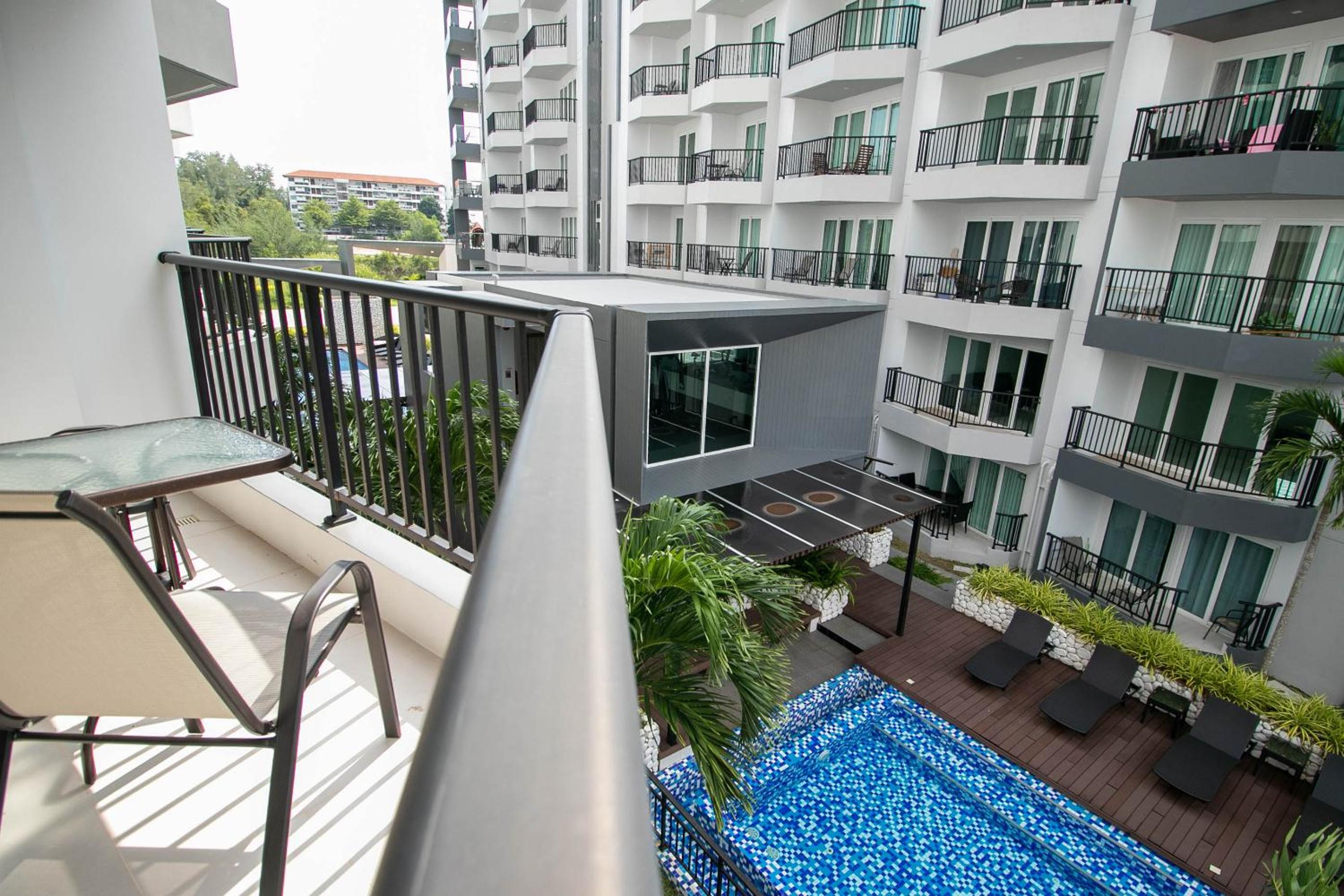 Apartment with Terrace - Photo 1