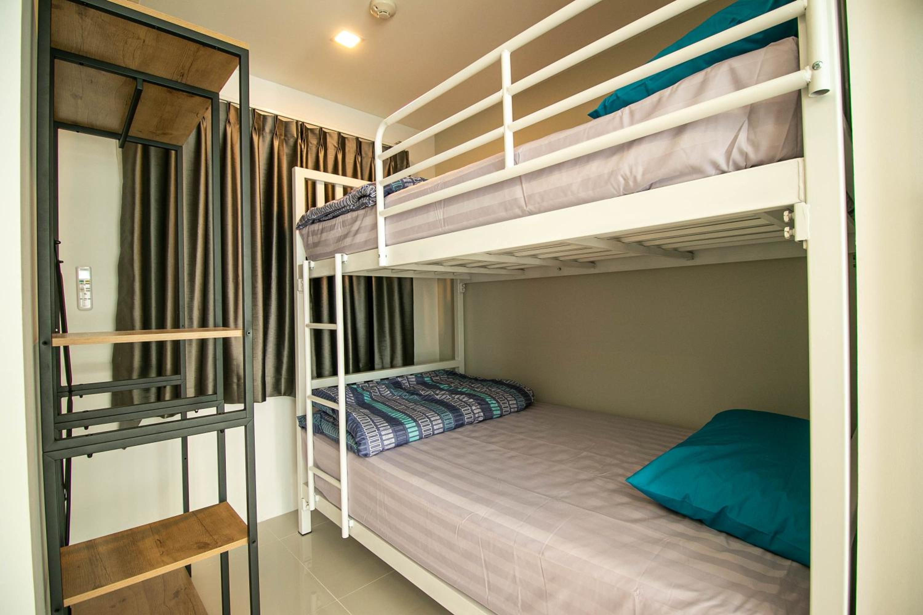 Apartment with Terrace - Photo 2