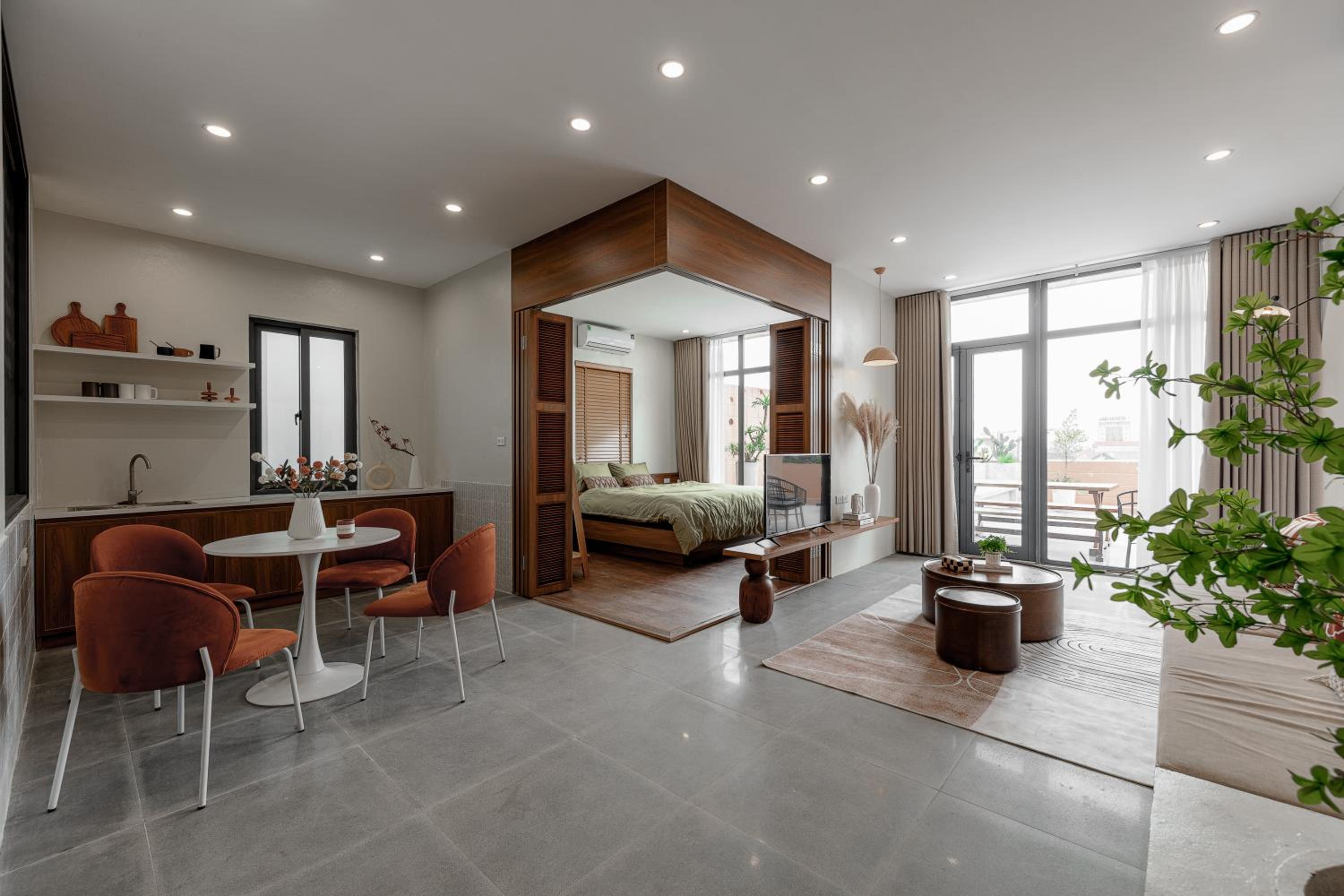 Deluxe Family Suite - Photo 1
