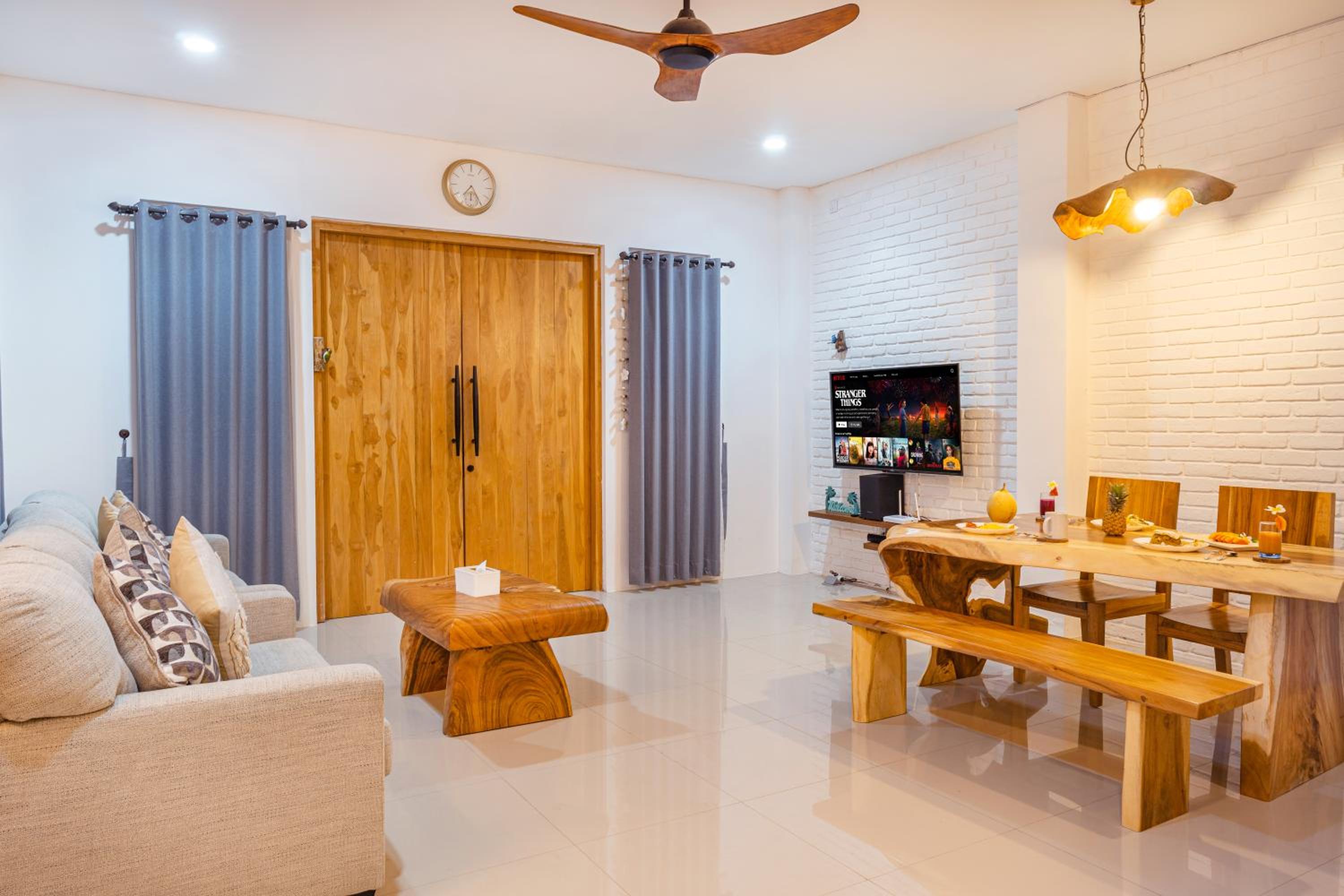 Three-Bedroom Villa photo 1