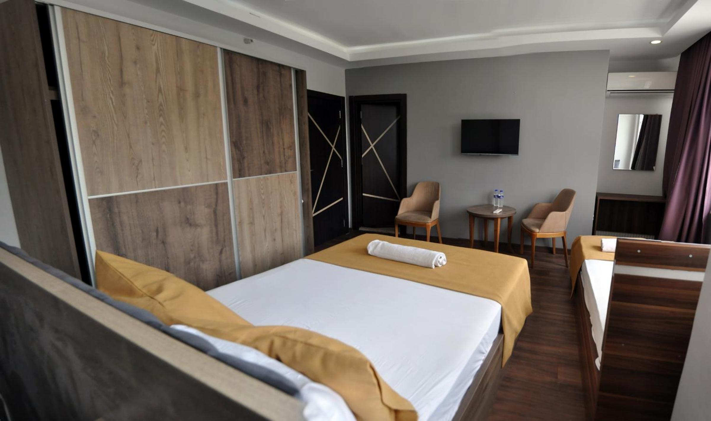 Large Double Room photo 2