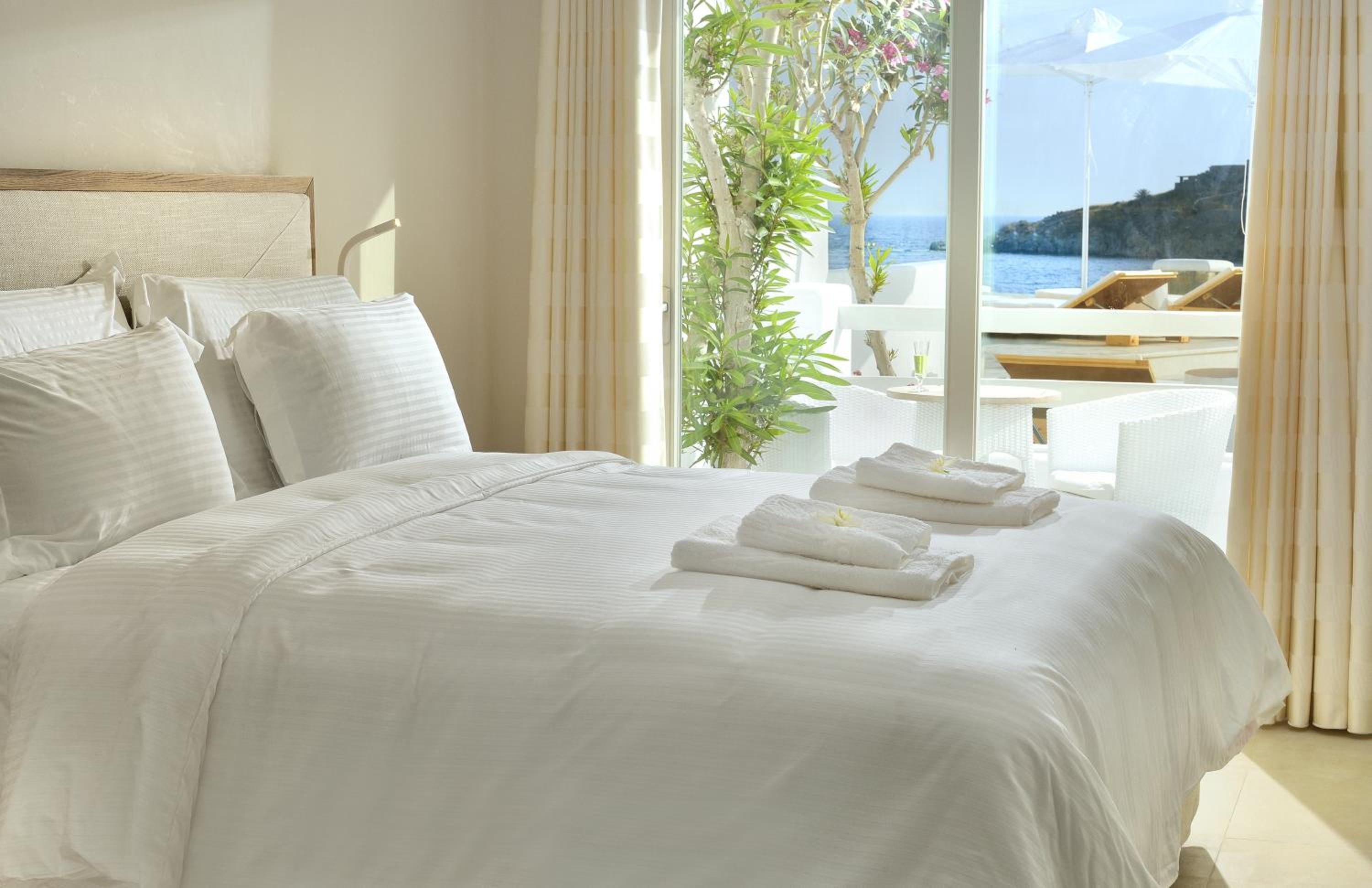 Simple Life Suite with Sea View