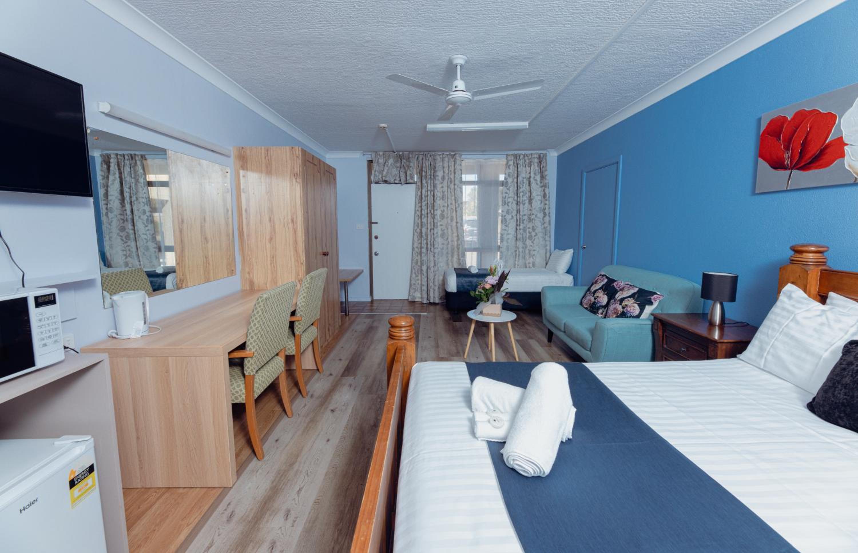 Twin Room - Photo 10