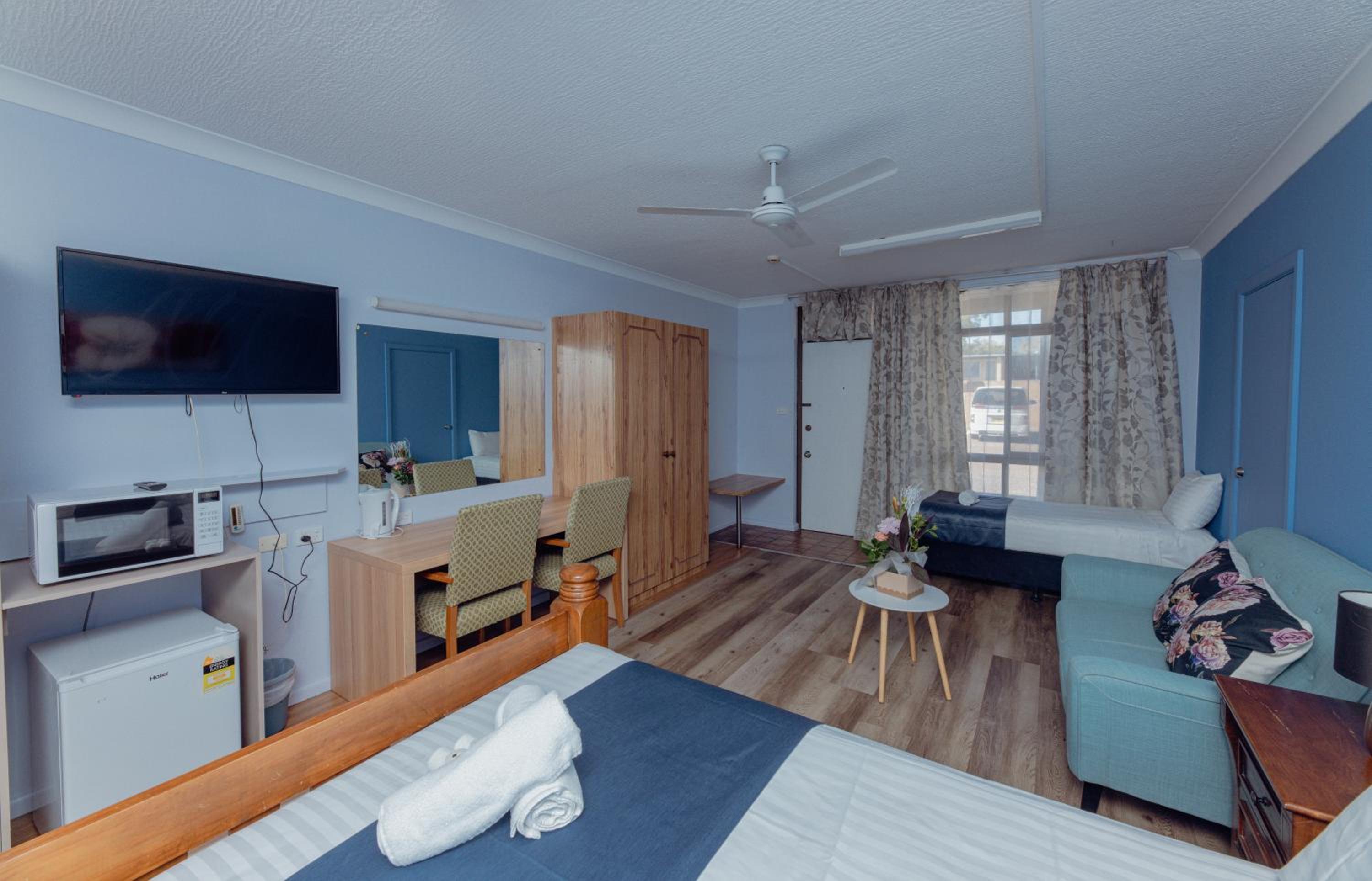 Twin Room - Photo 9