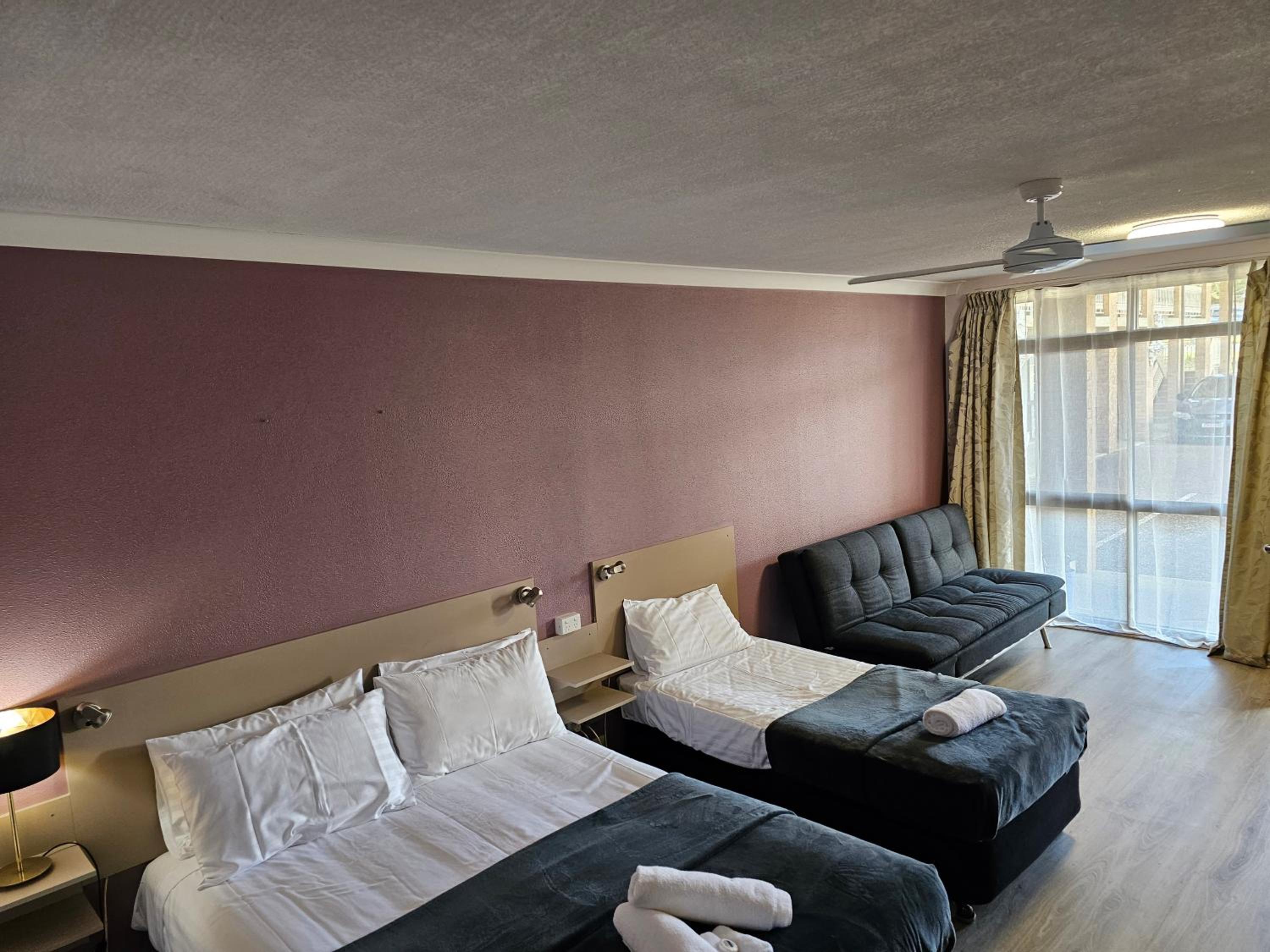 Twin Room - Photo 6