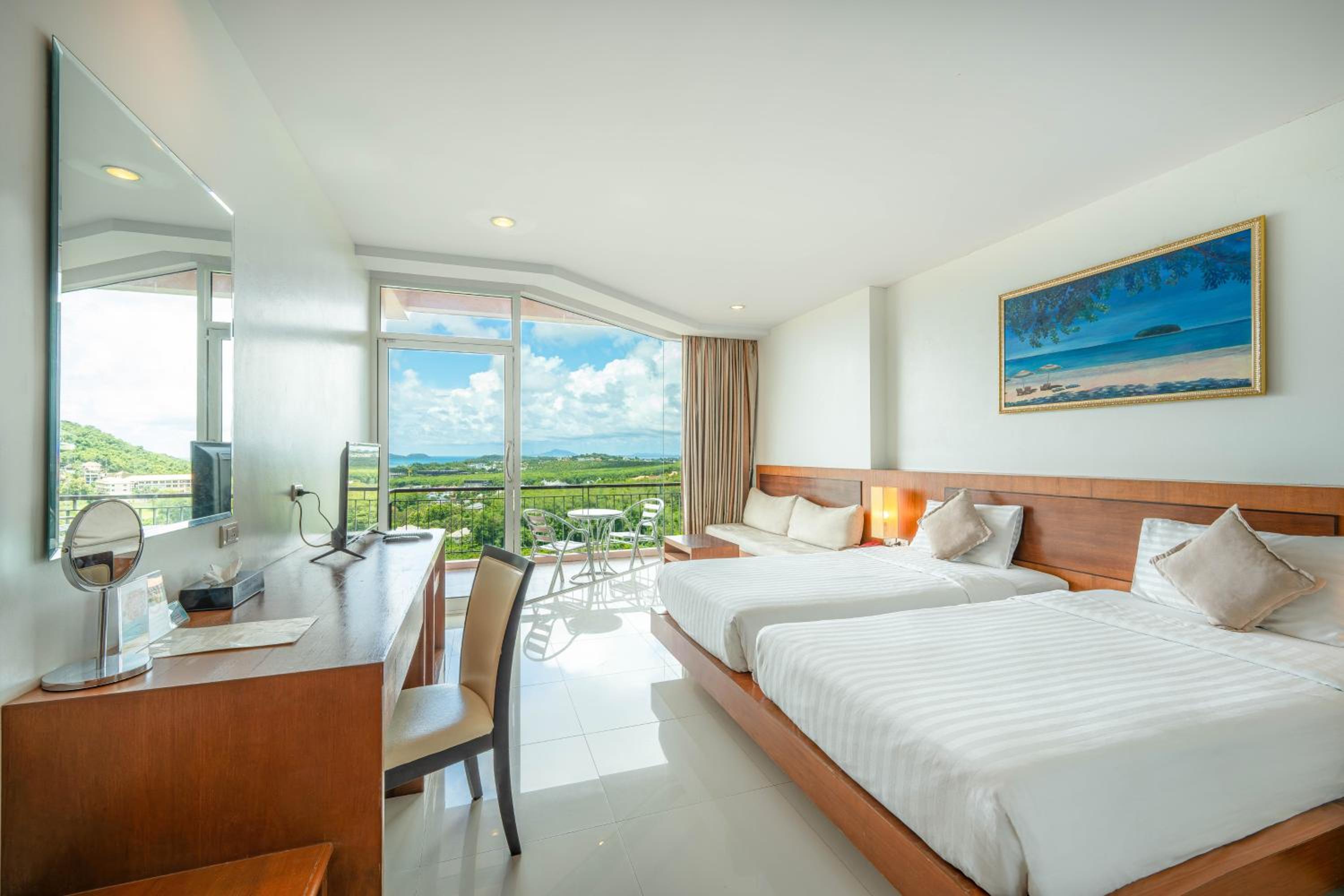 Deluxe Double or Twin Room with Sea View