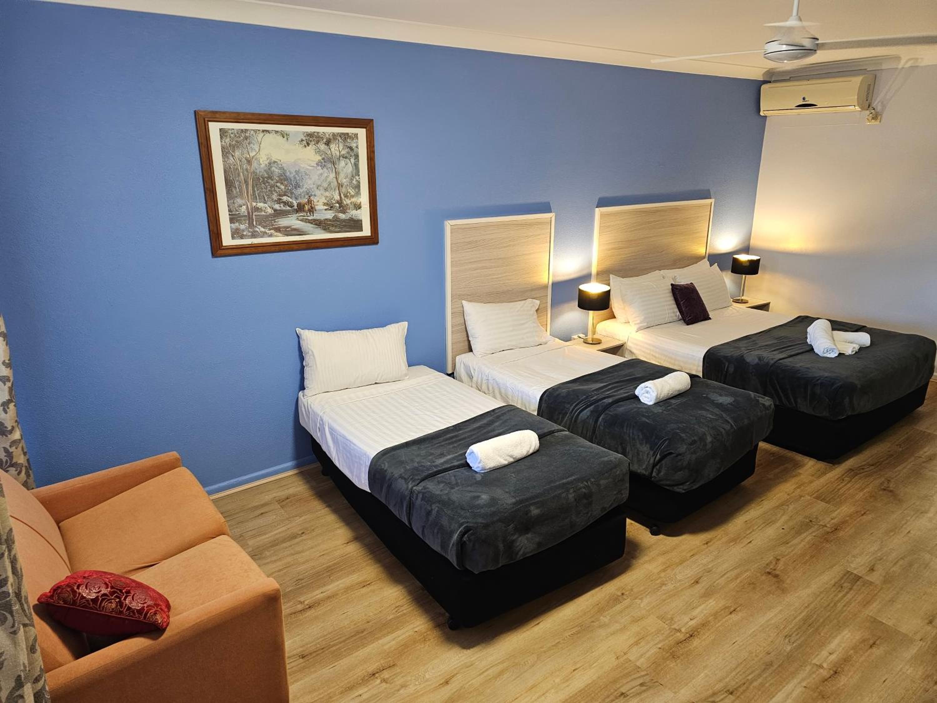 Family Room - Photo 9