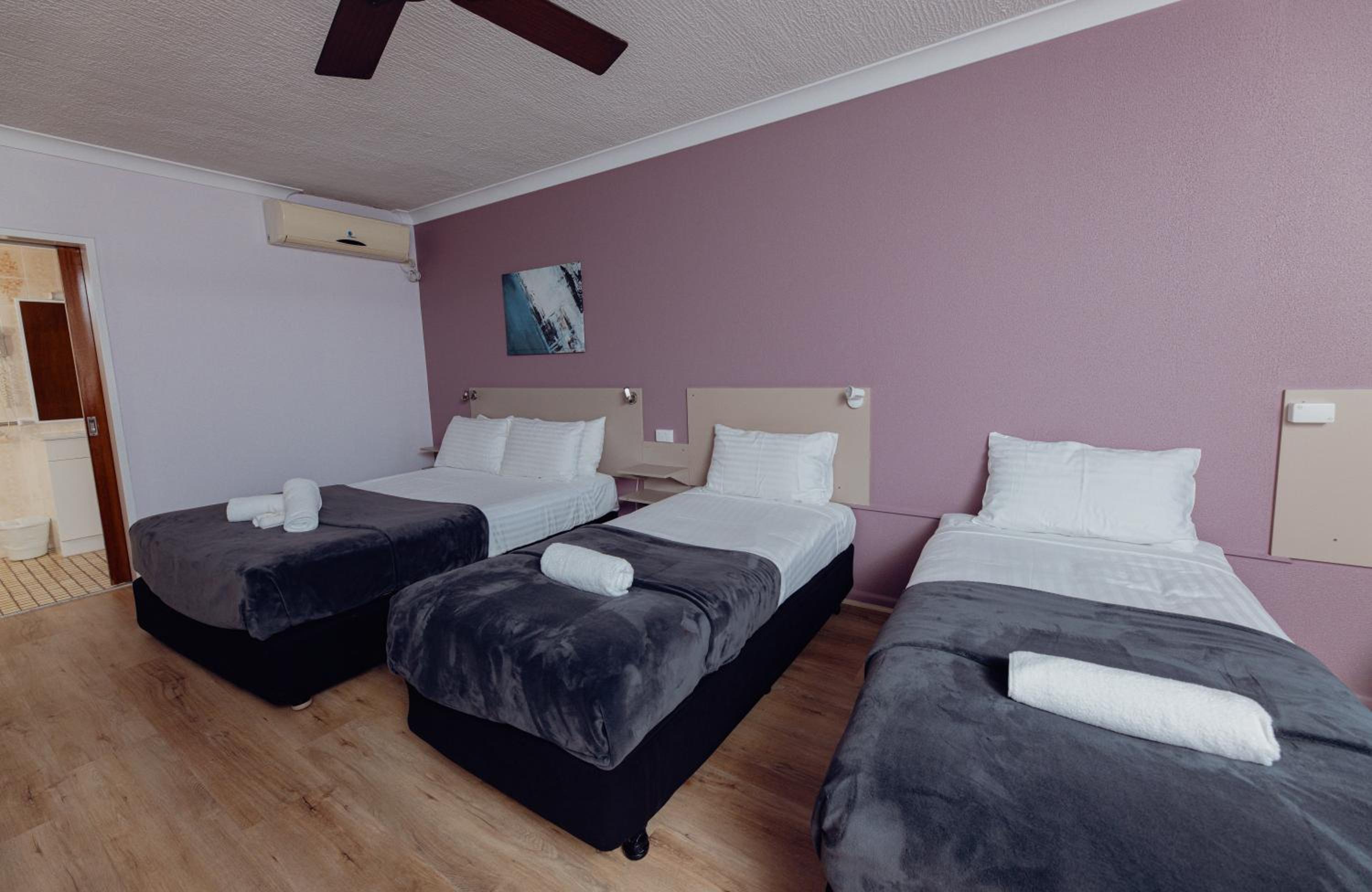 Family Room - Photo 13