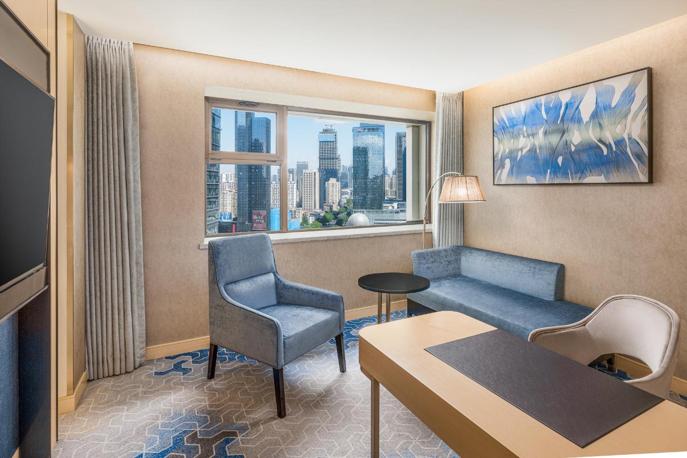 Junior King Suite
