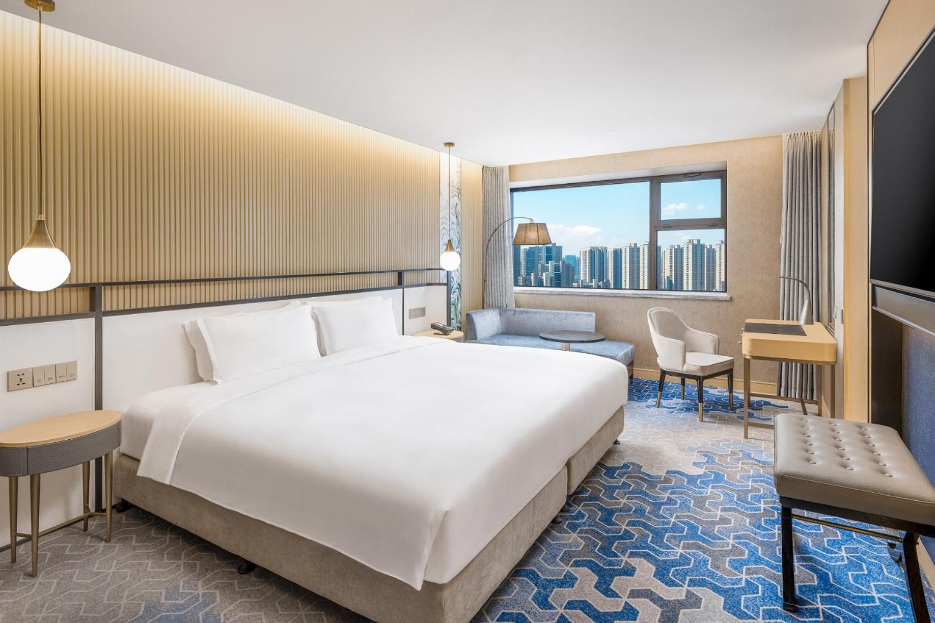 Executive King Room with Club Lounge Access