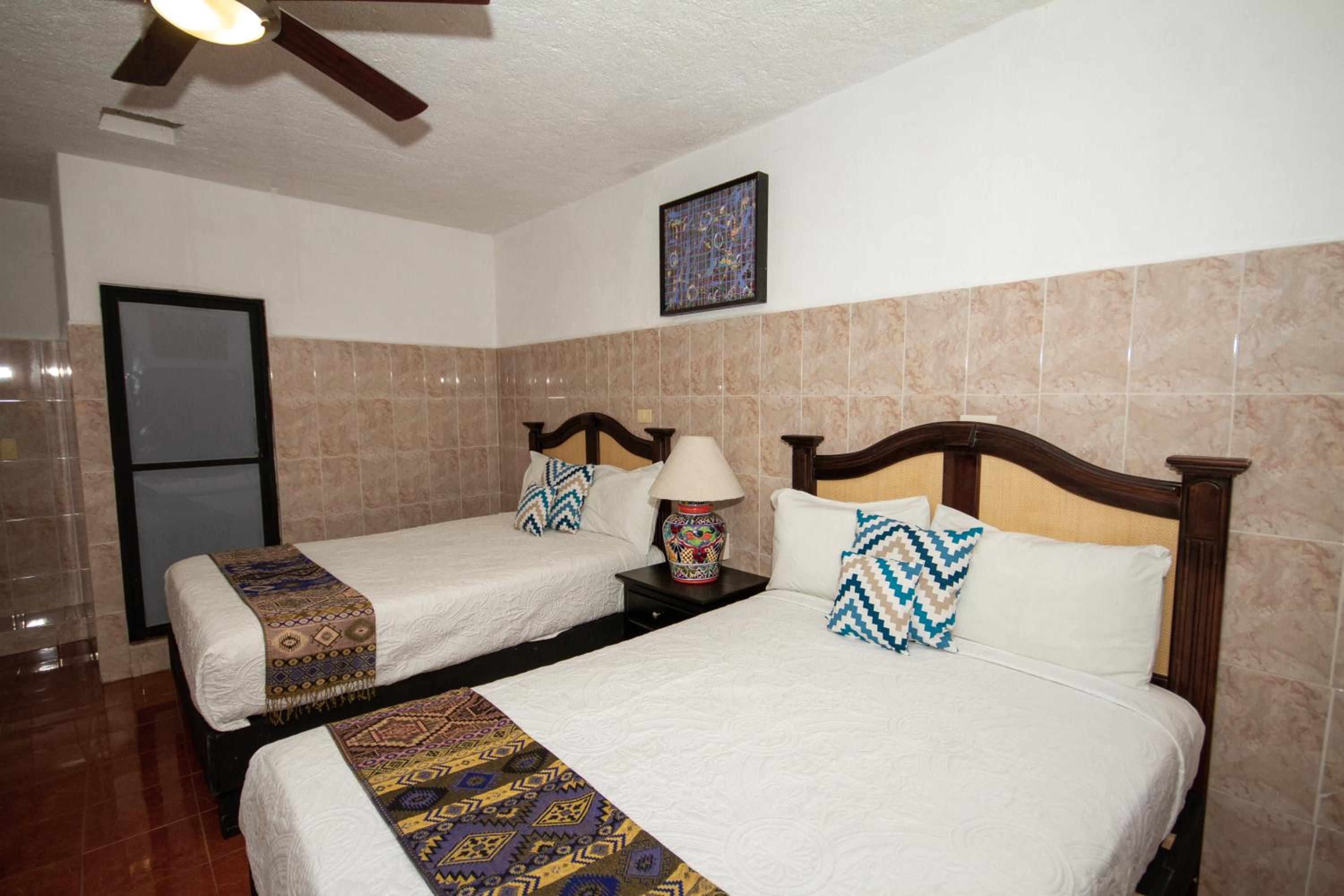 Suite with Balcony - Photo 3