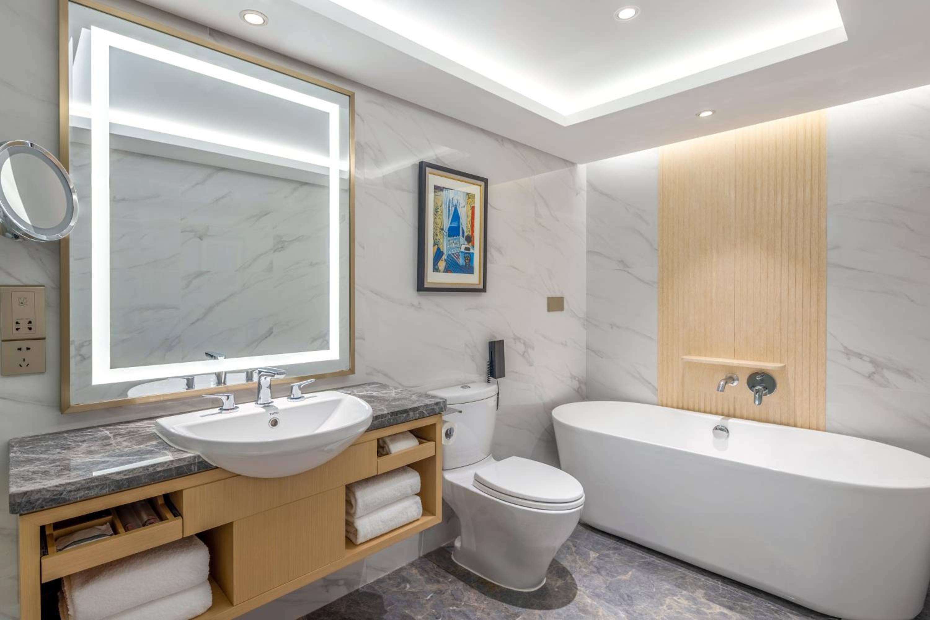 Executive King Room with Club Lounge Access photo 3